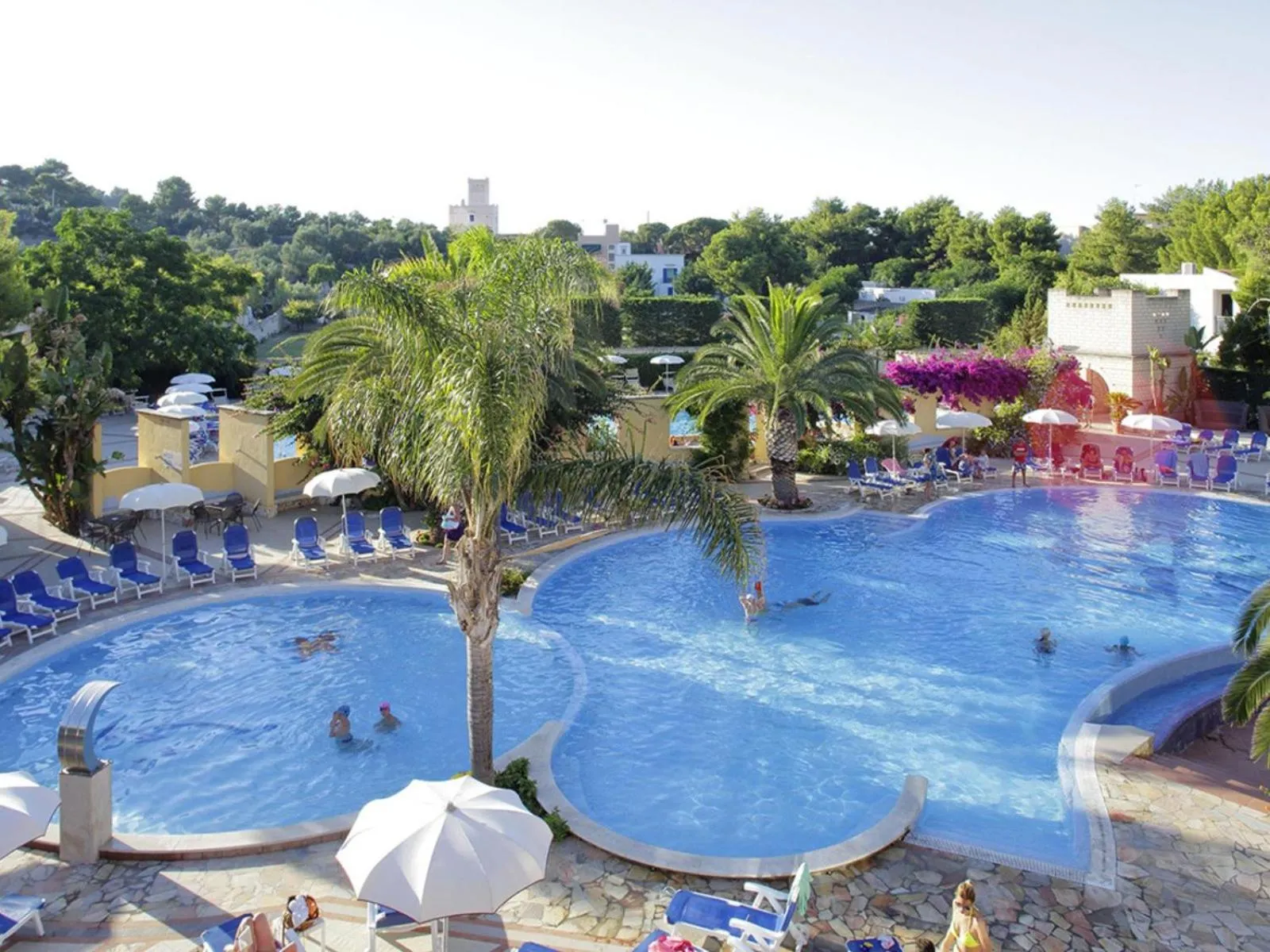 Swimming pool in Hotel I Melograni
