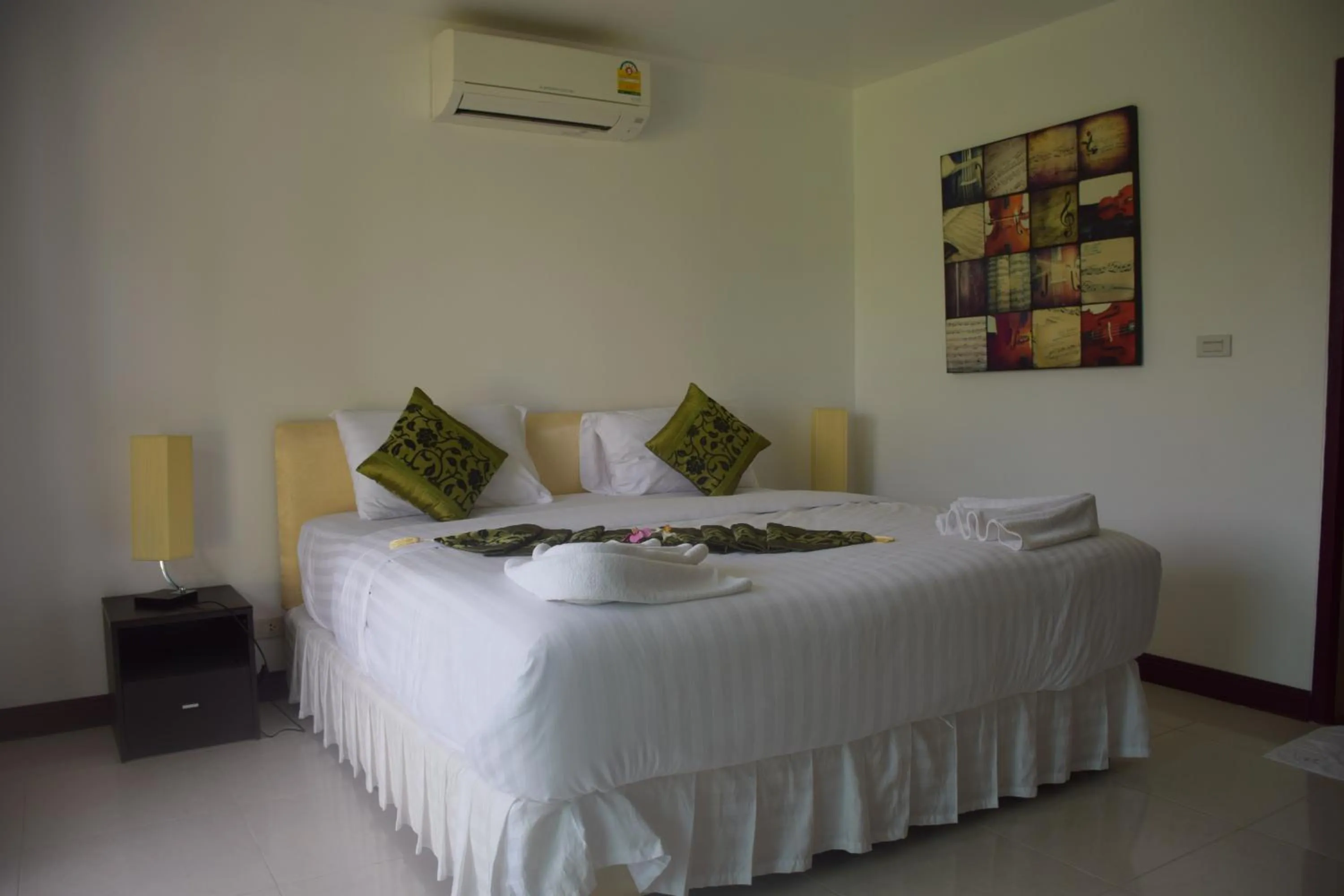 Photo of the whole room, Bed in Sumali Villa