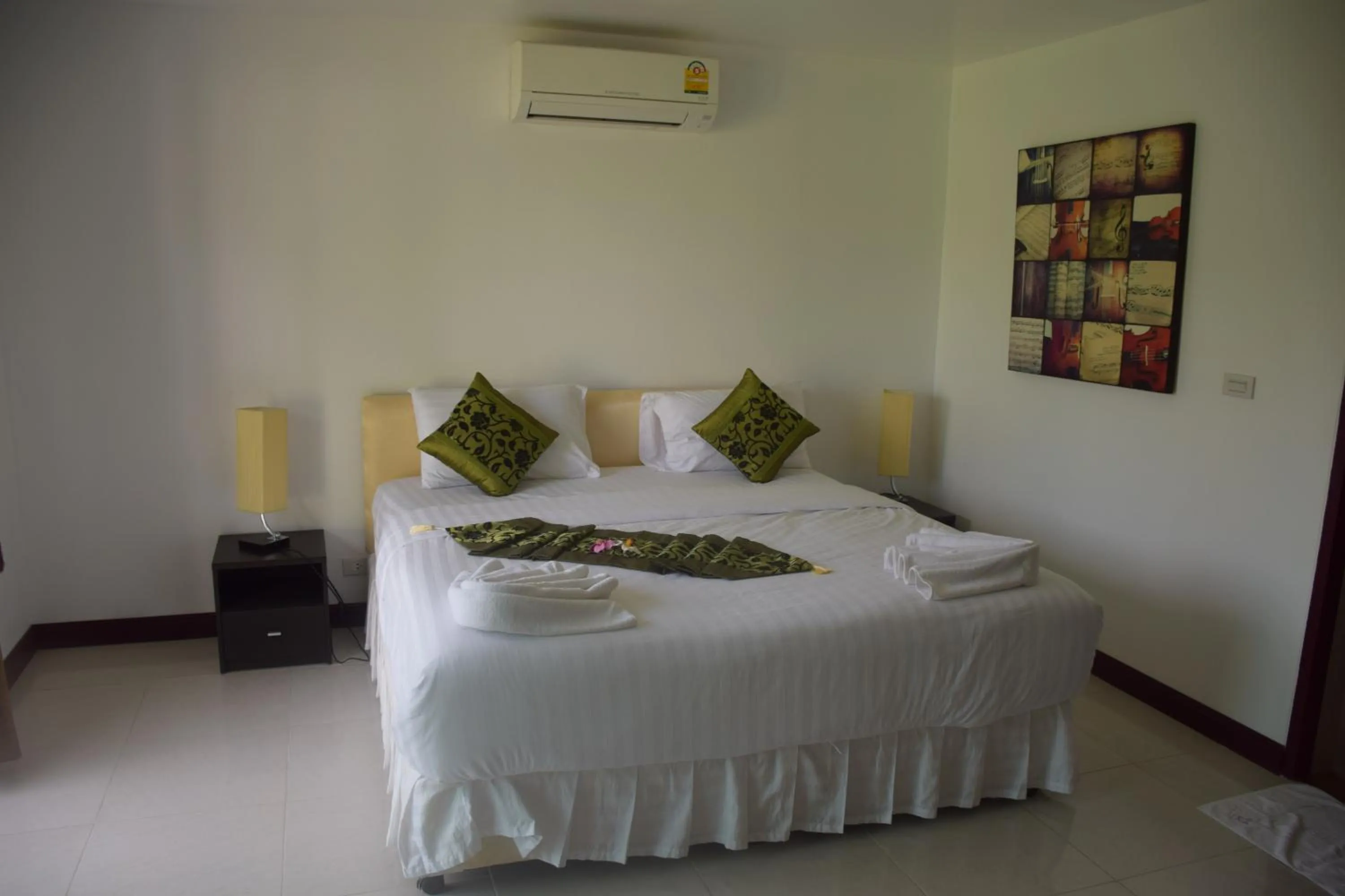 Photo of the whole room, Bed in Sumali Villa