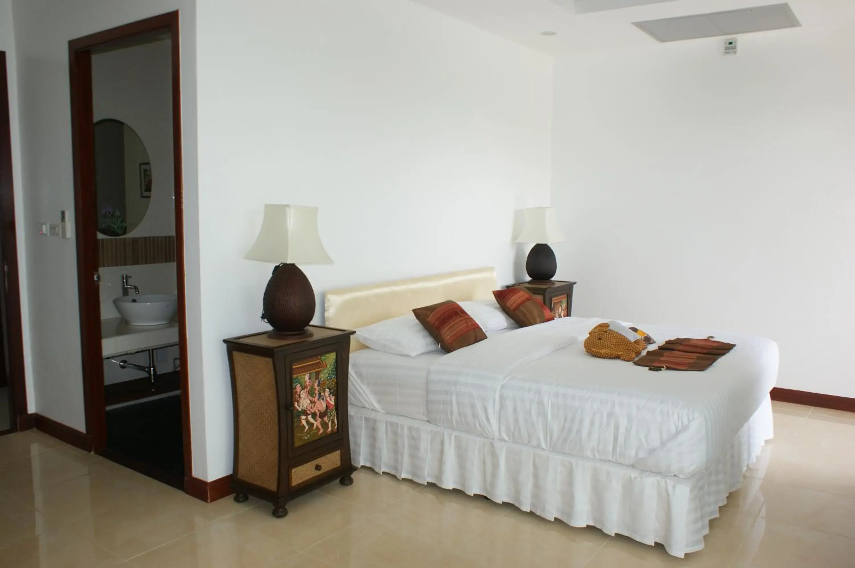 Tulip Double Room with Balcony in Sumali Villa Tulip Double Room with Balcony in Sumali Villa