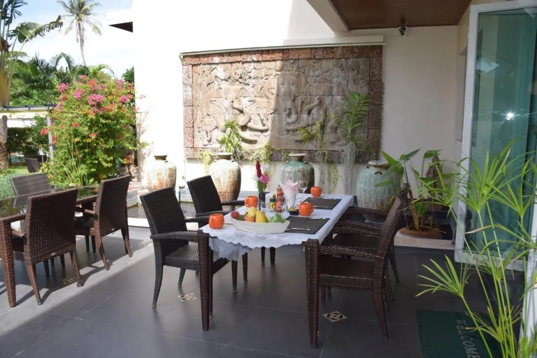 Food and drinks in Sumali Villa