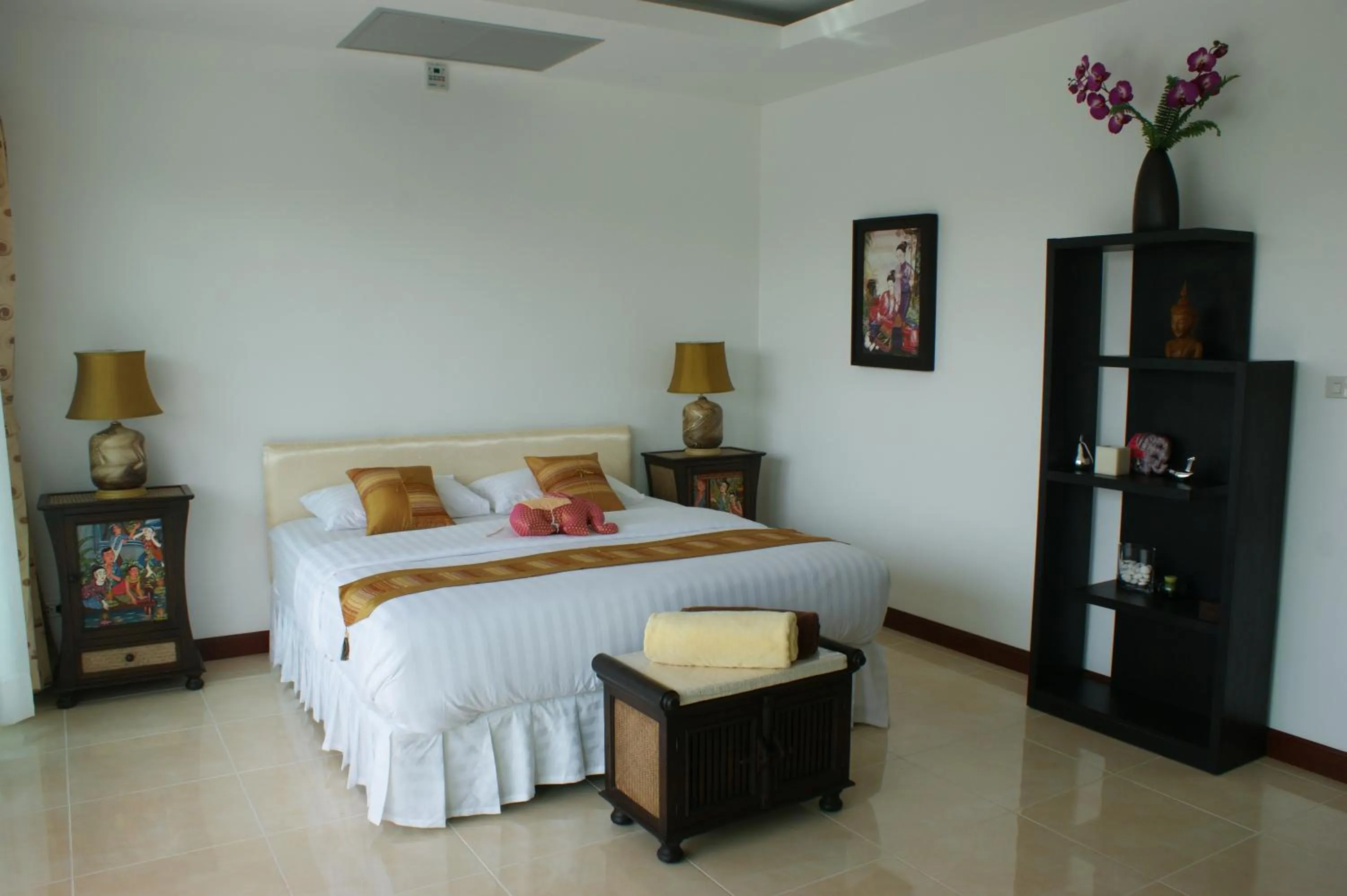 Bed in Sumali Villa