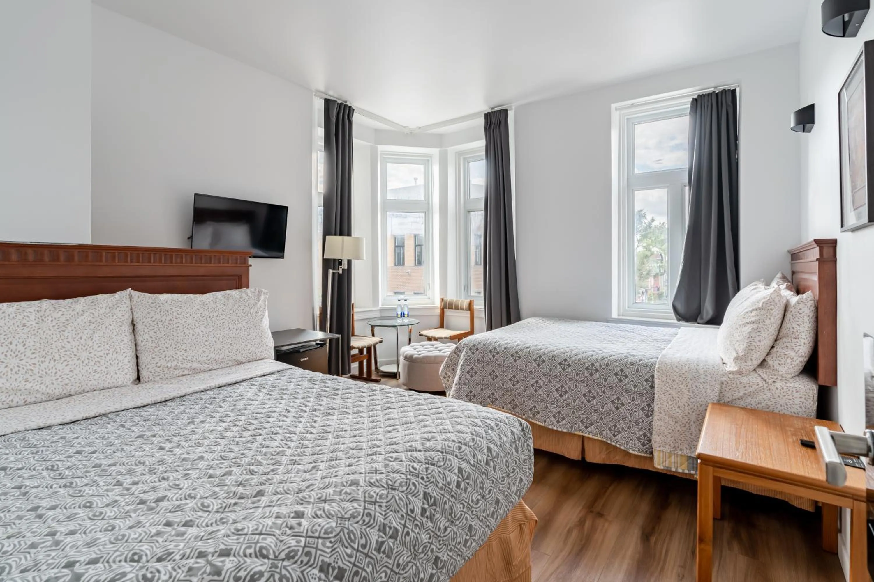 Bedroom, Bed in hotel le coach