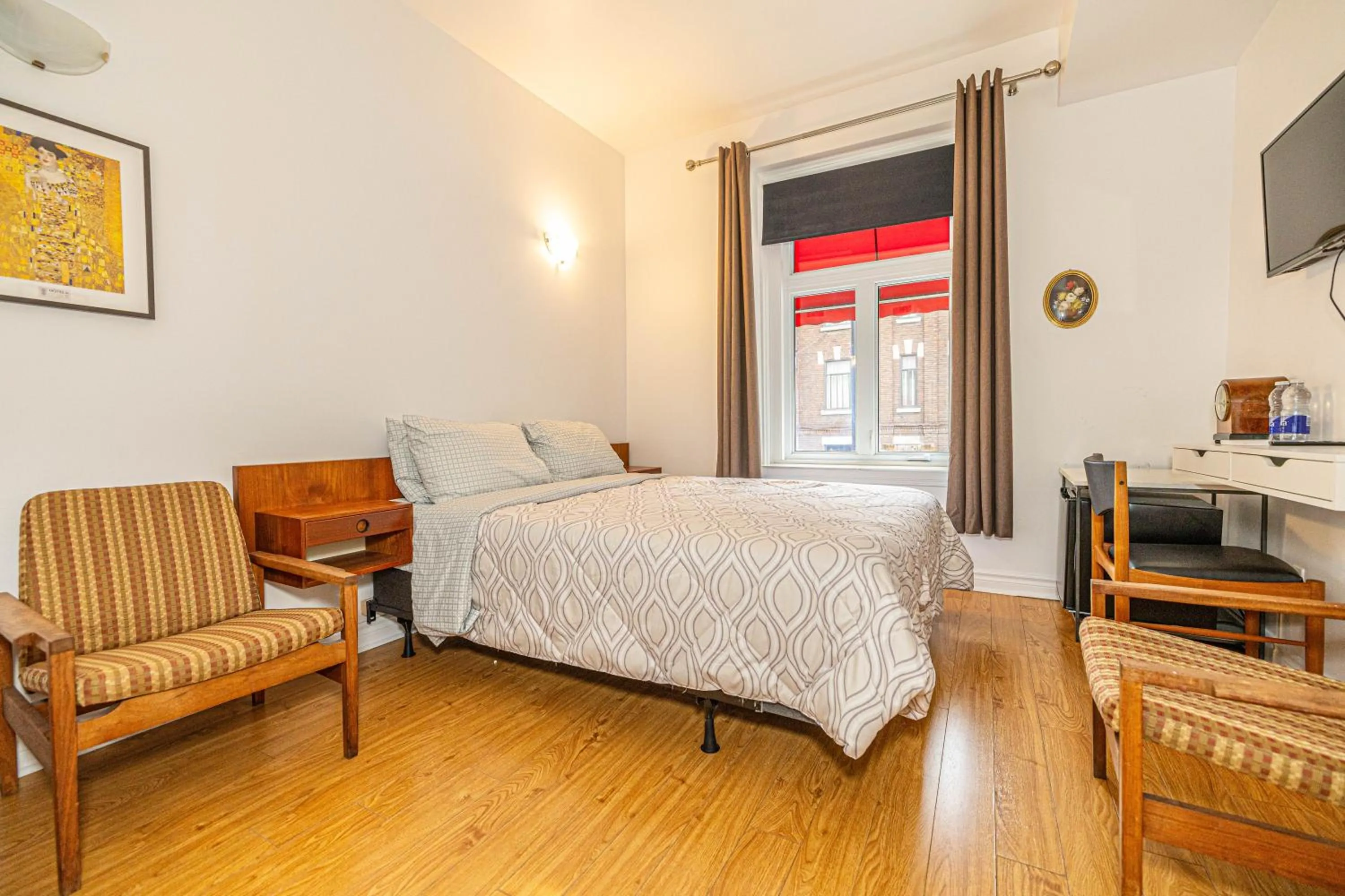 Bed in hotel le coach