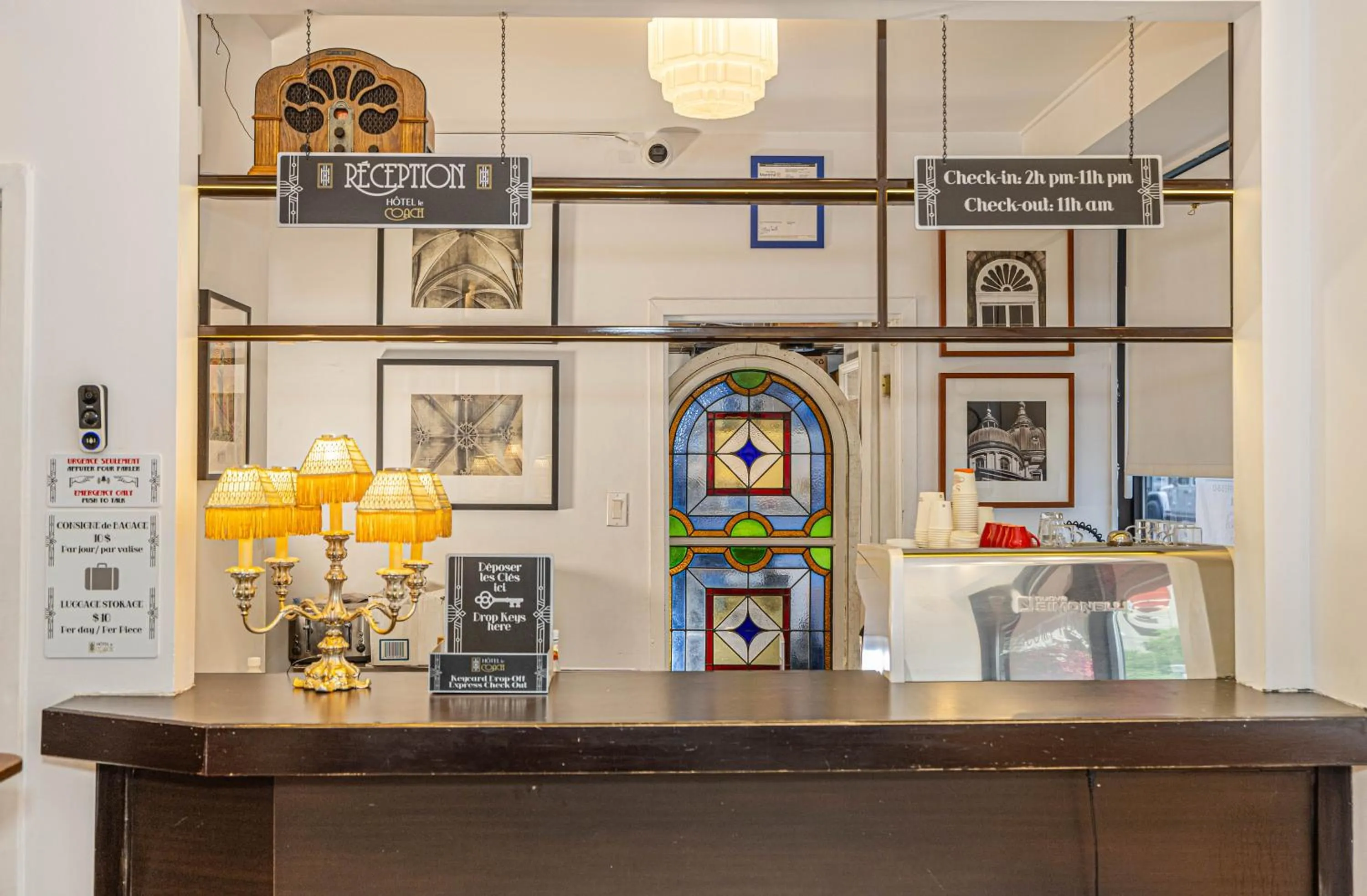 On-site shops in hotel le coach