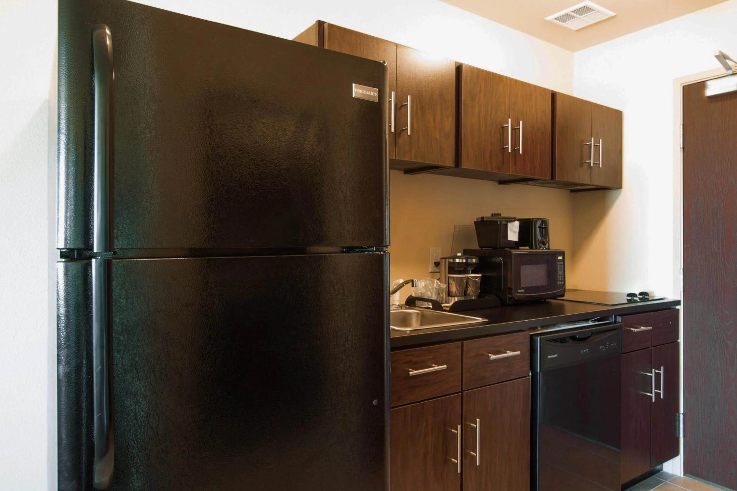 Coffee/tea facilities in Cobblestone Inn & Suites - Eads