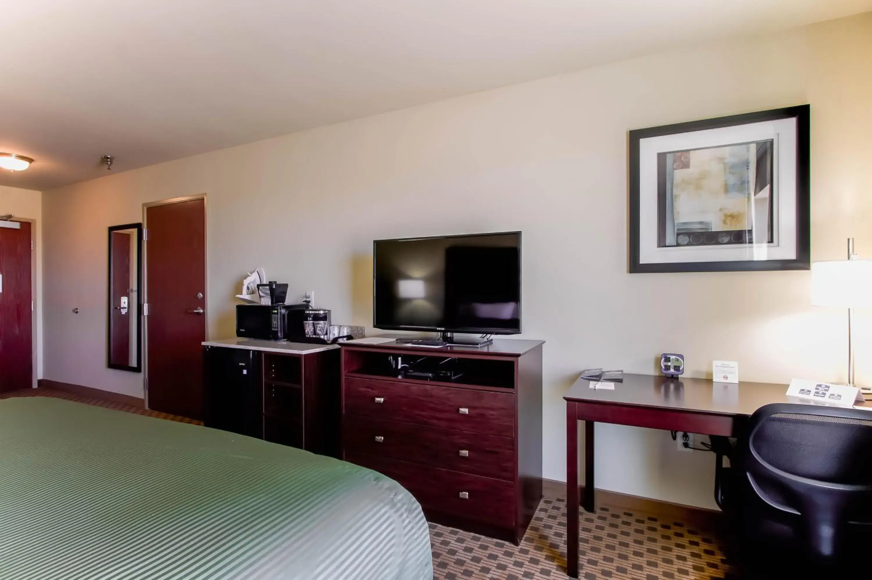 Bedroom, Bed in Cobblestone Inn & Suites - Eads Bedroom, Bed in Cobblestone Inn & Suites - Eads