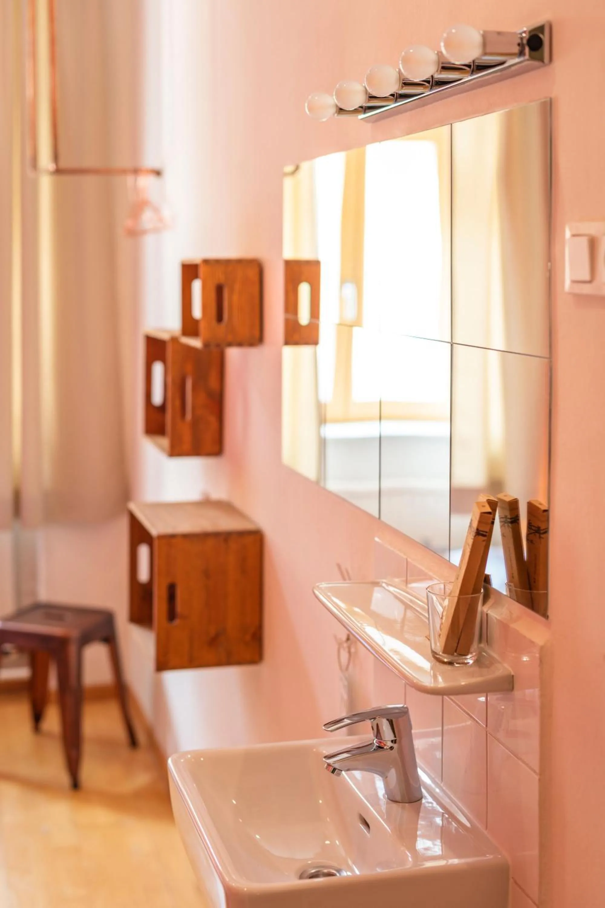 Decorative detail in Vienna Hostel Ruthensteiner