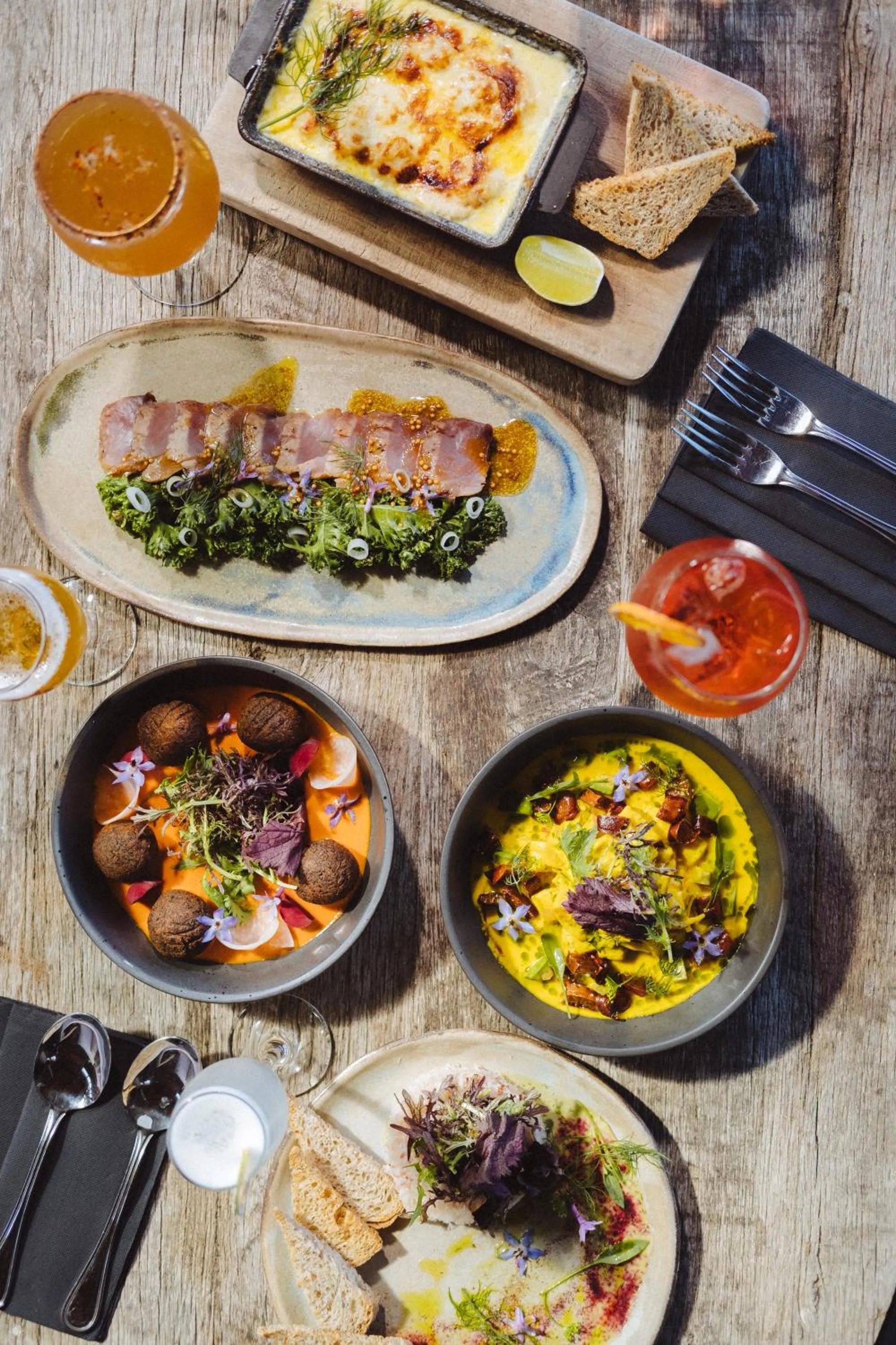 Restaurant/places to eat in Hotel Alaia