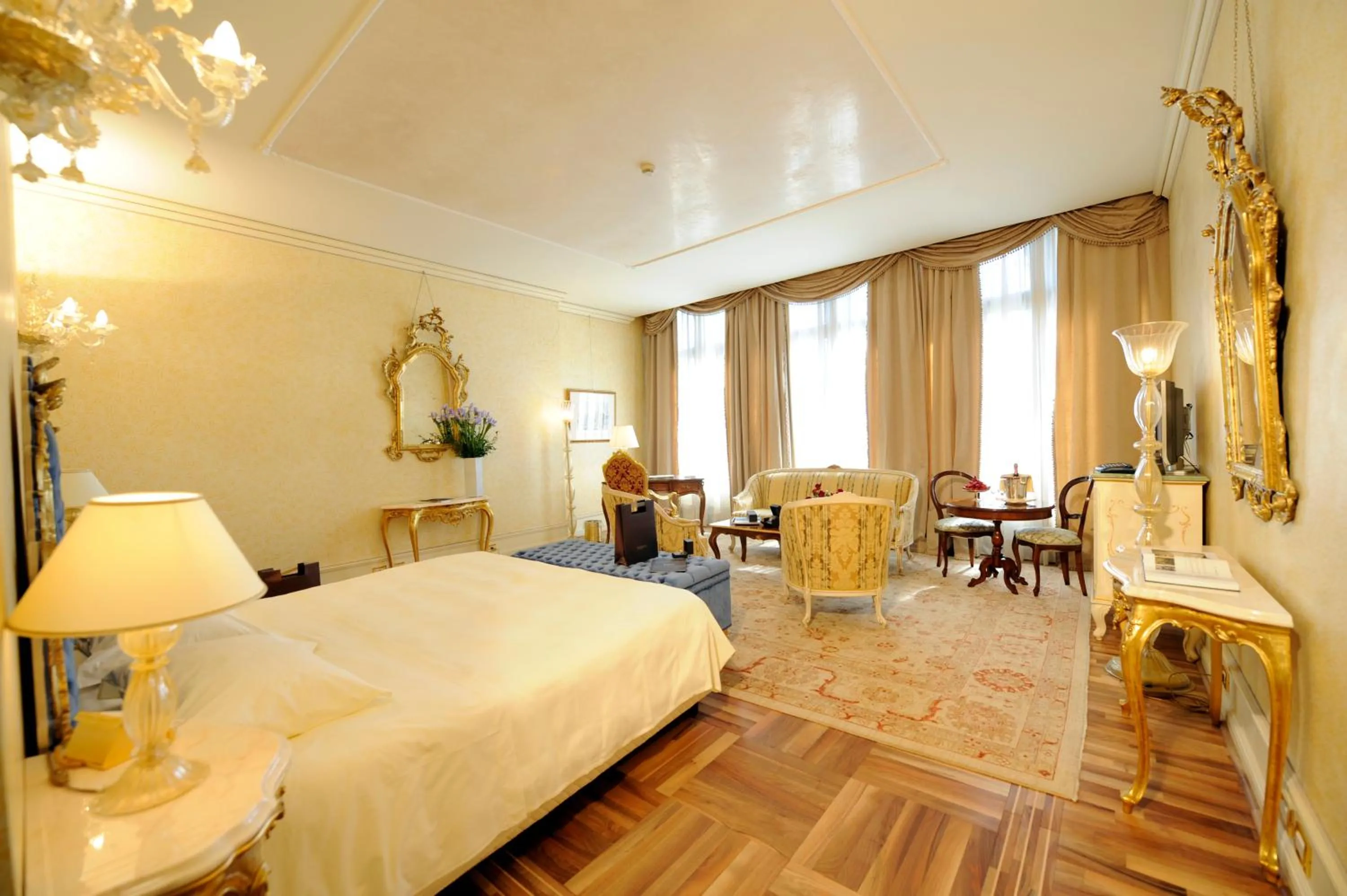 Bed in Ca' Sagredo Hotel