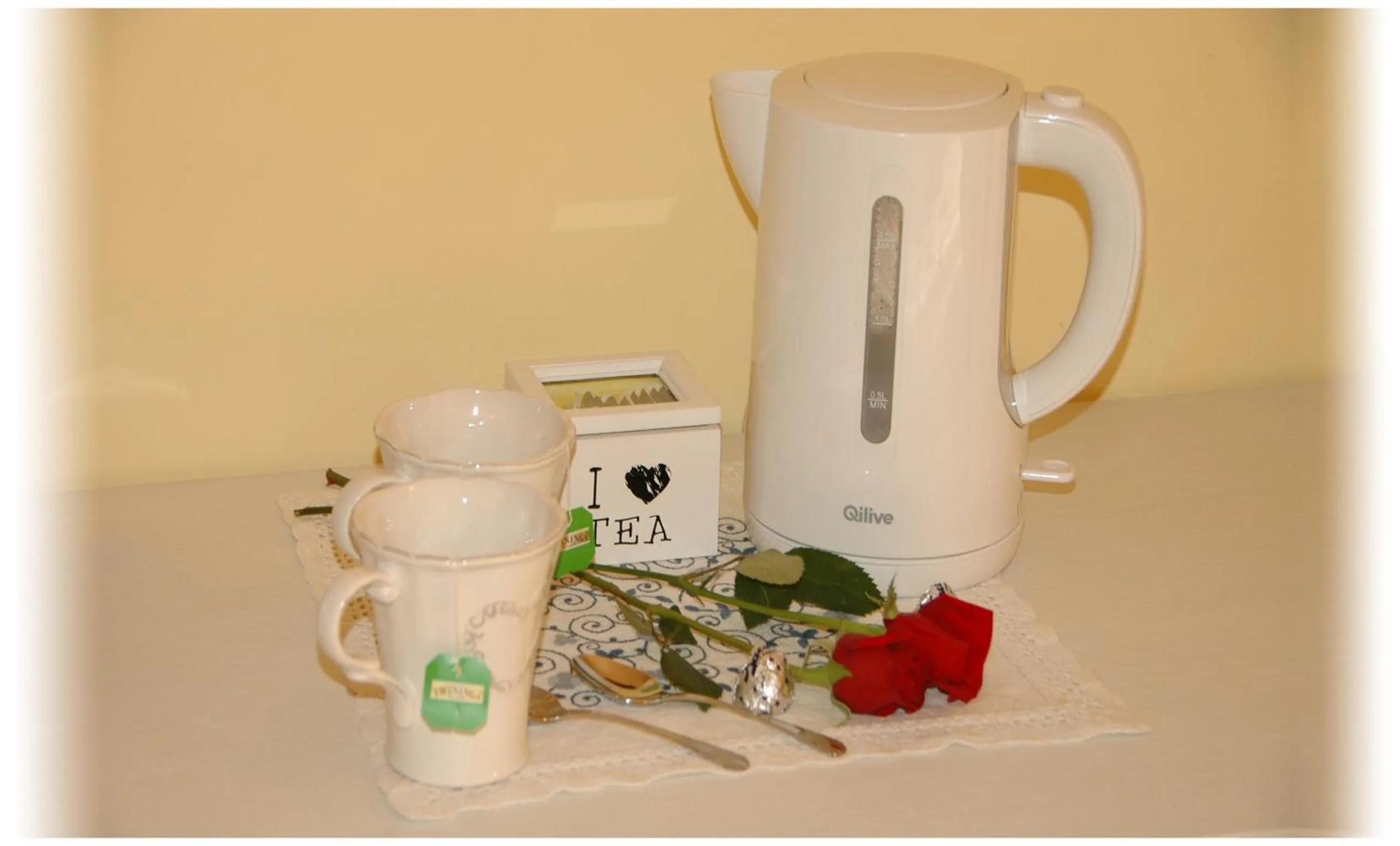 Coffee/tea facilities in Gaia's Room B&B