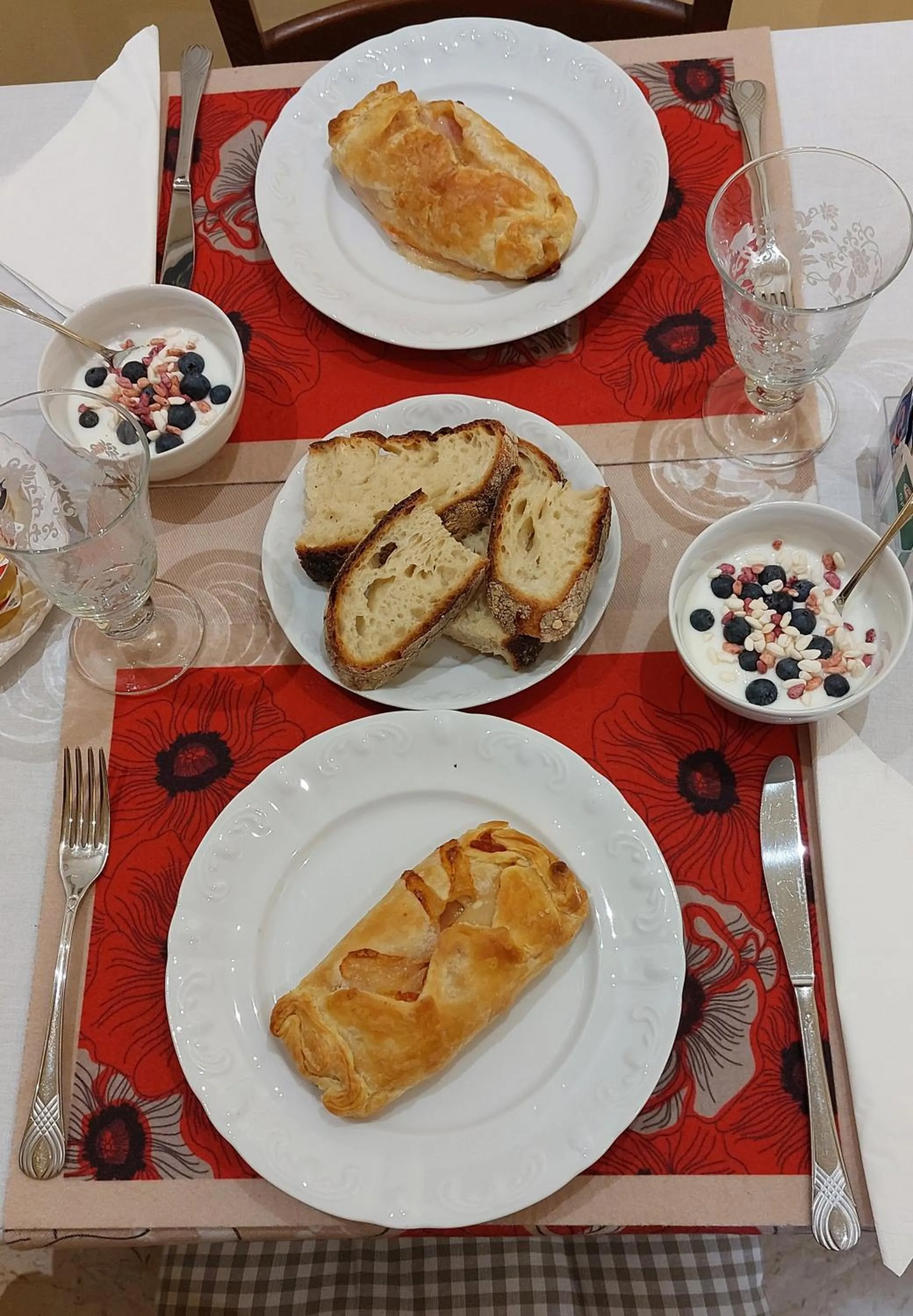 Food and drinks in Gaia's Room B&B