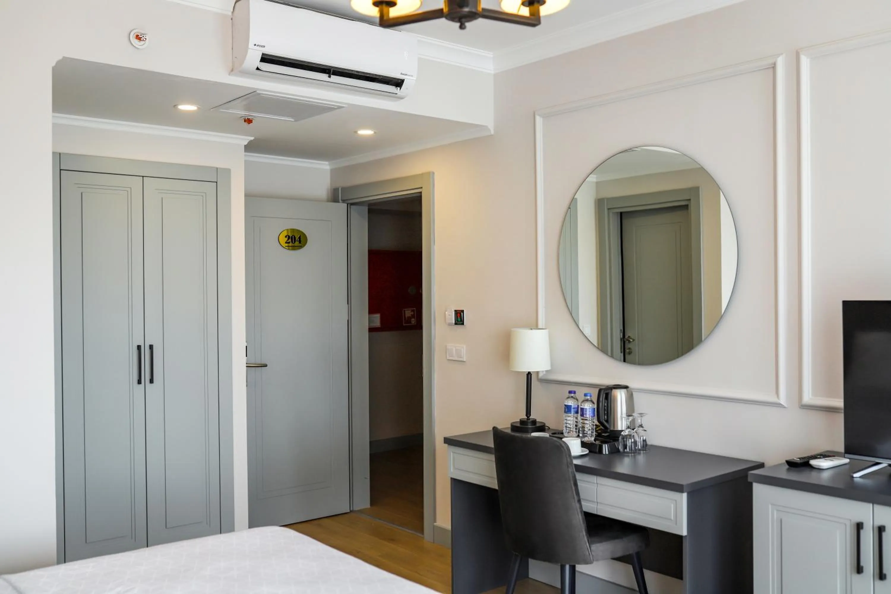 Living room, Bed in FONTANA VERDE