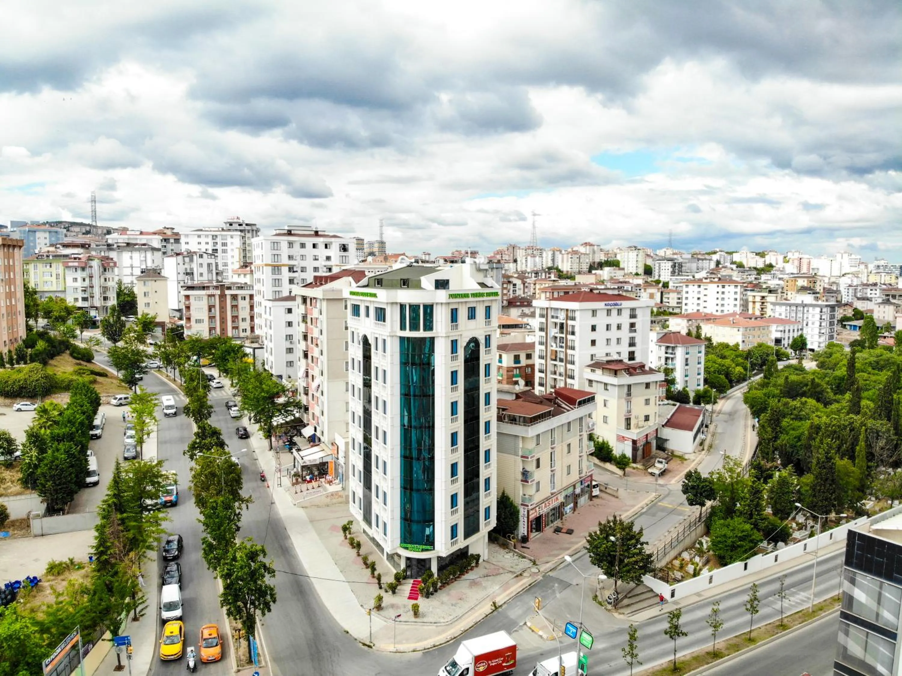 Street view in FONTANA VERDE