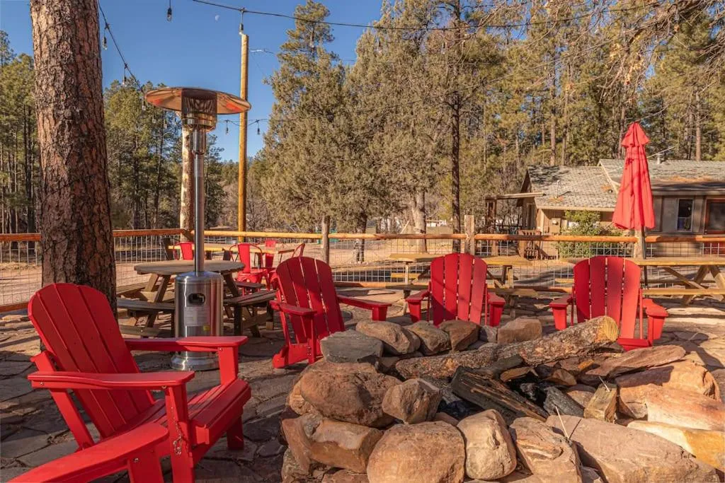 Forest Cabin 3 Bear's Den