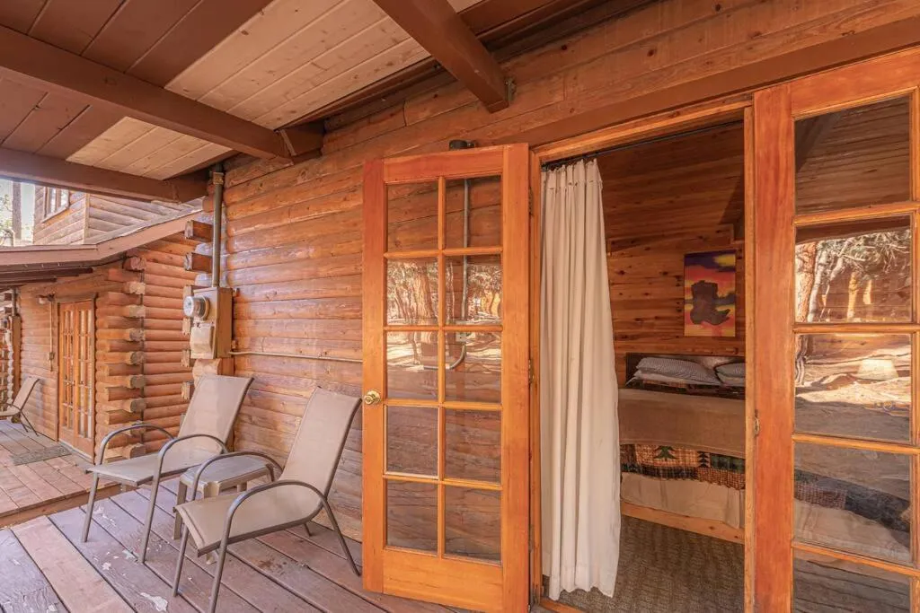 Forest Cabin 4 Cowboys Dream