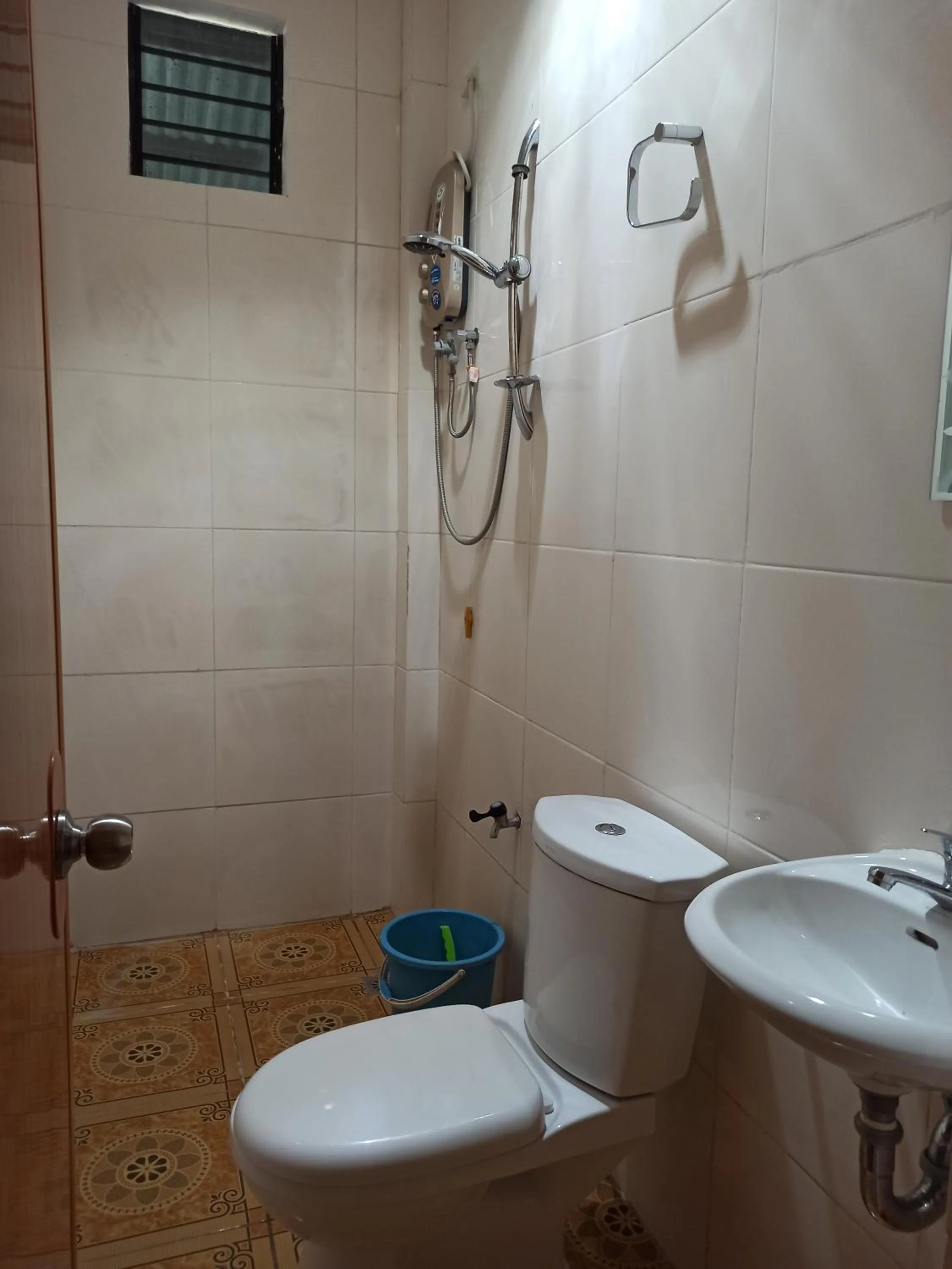 Twin Room in Junie Pension House
