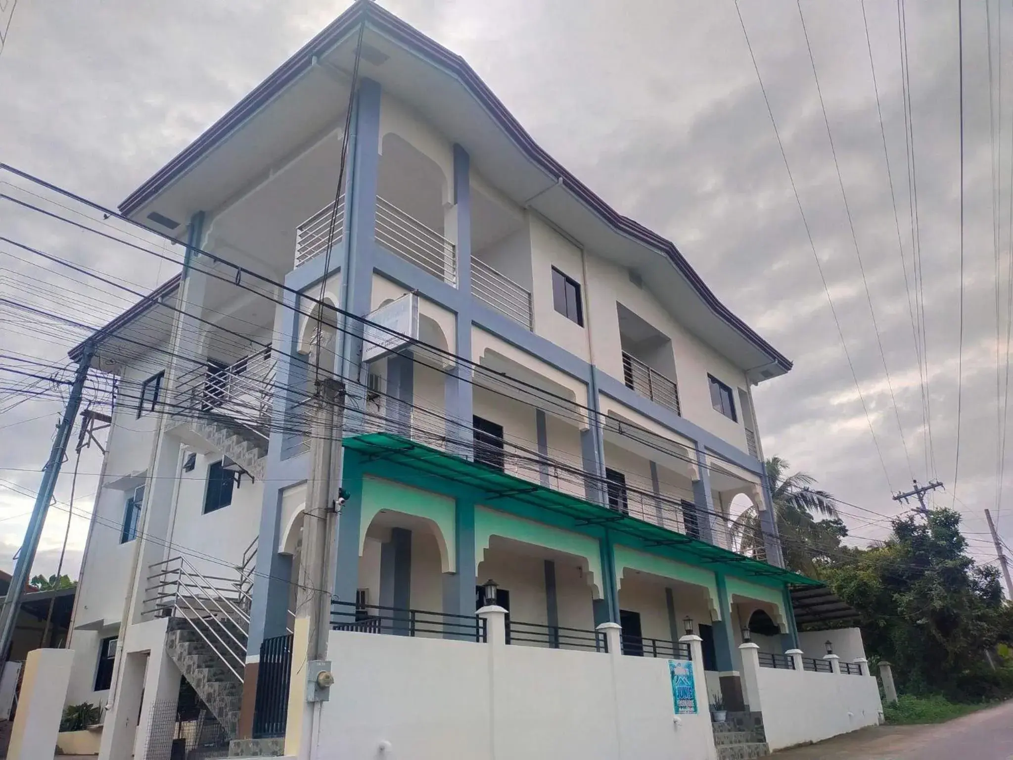 Junie Pension House Junie Pension House