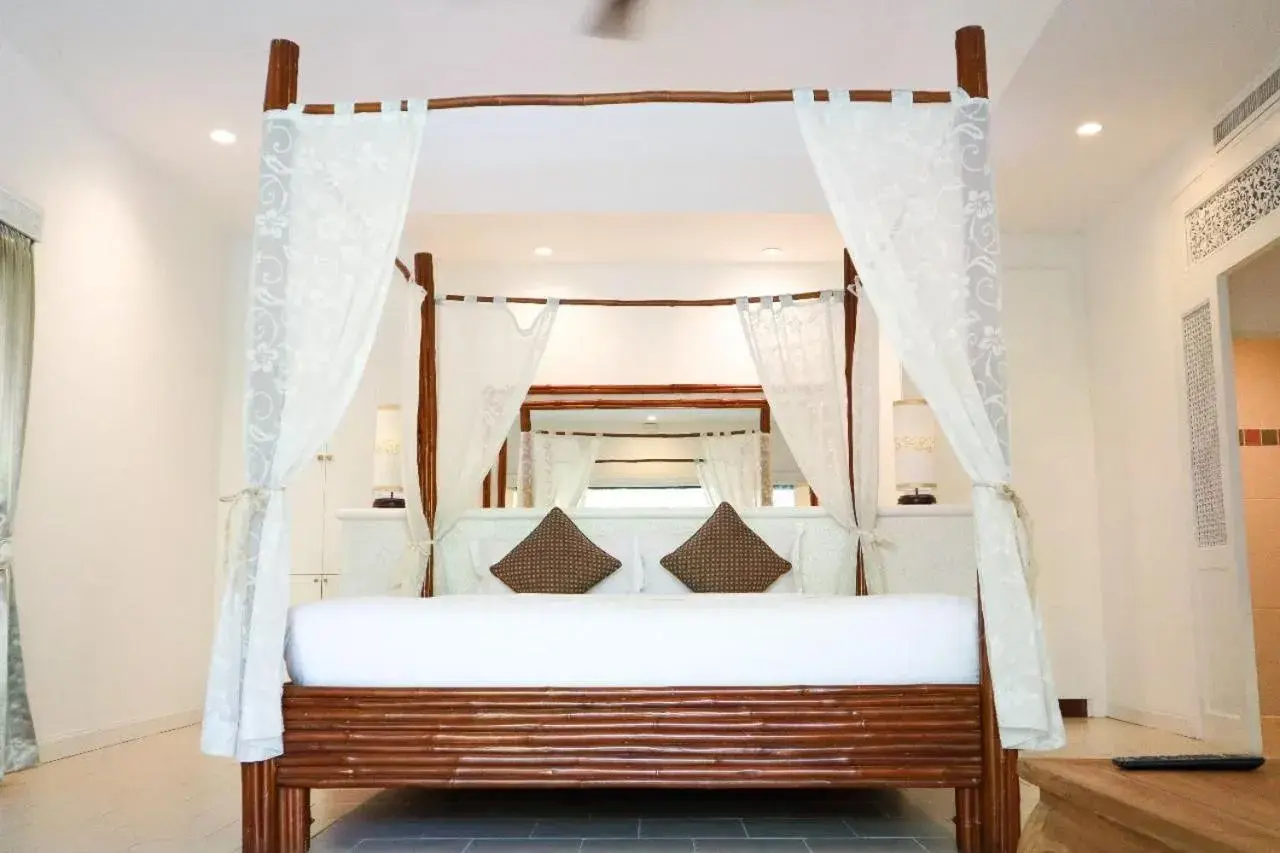 Bed in Villa Raya Resort Private Pool Villas Bed in Villa Raya Resort Private Pool Villas