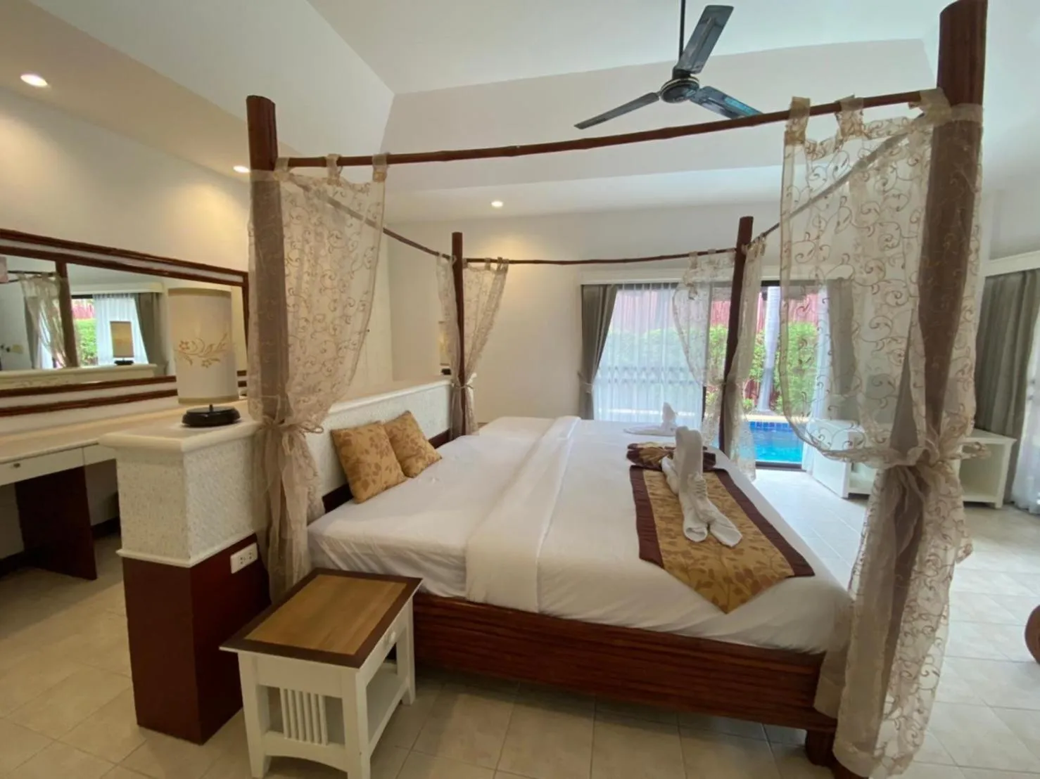 Bed in Villa Raya Resort Private Pool Villas