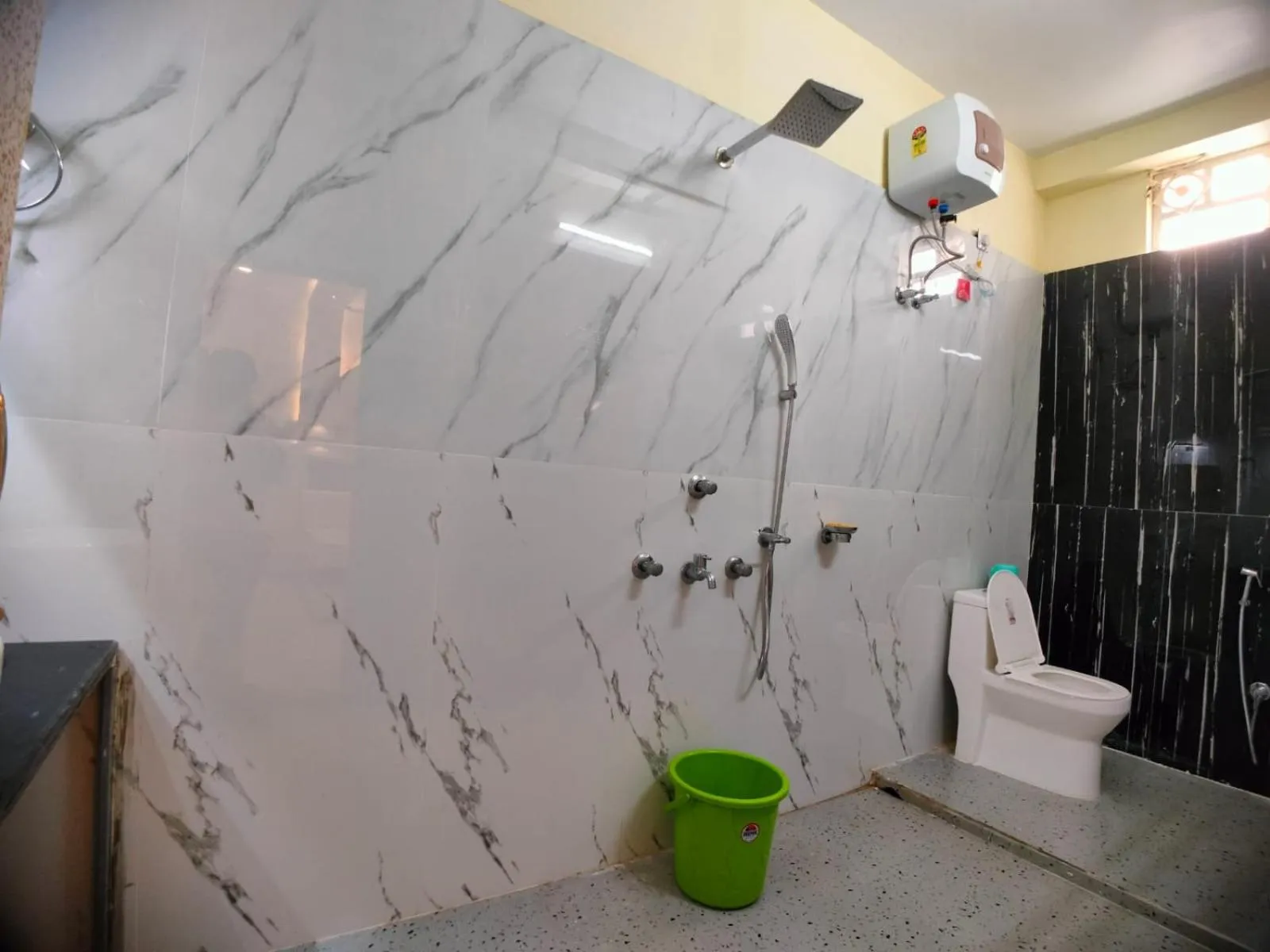 Shower in Hindusthan Inn - On Beach