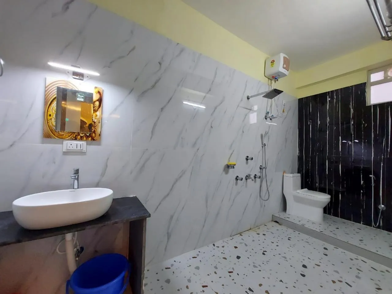 Shower in Hindusthan Inn - On Beach