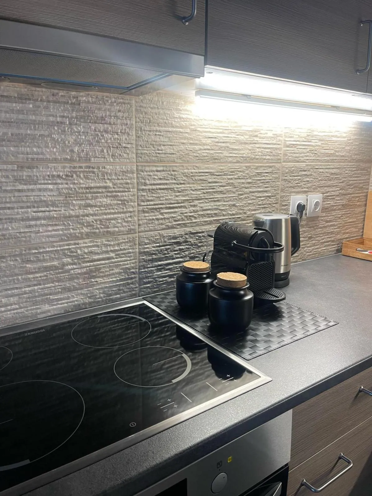 Coffee/tea facilities in Ermoo Athens Modern Living