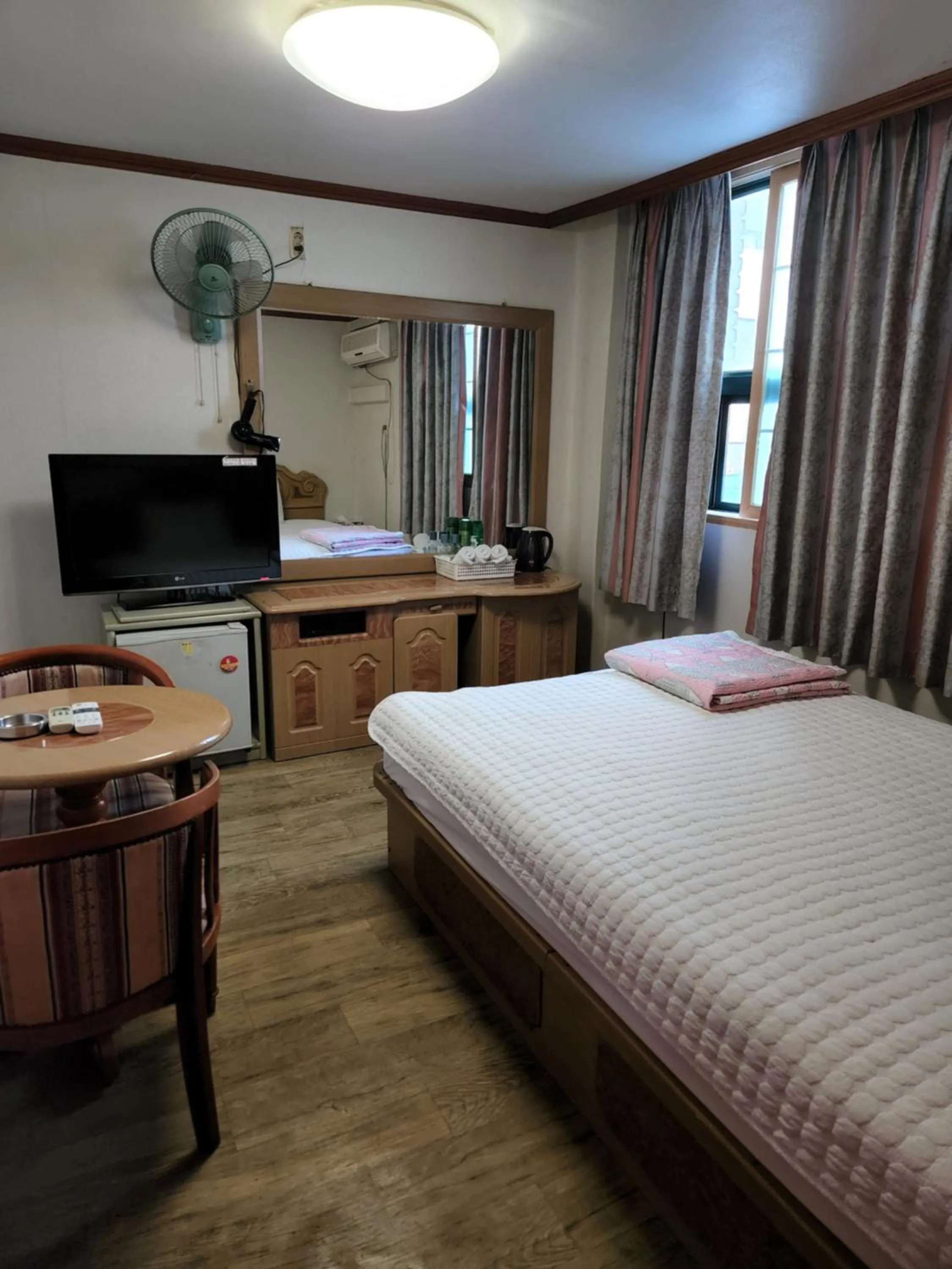 Bed in Daeho Motel