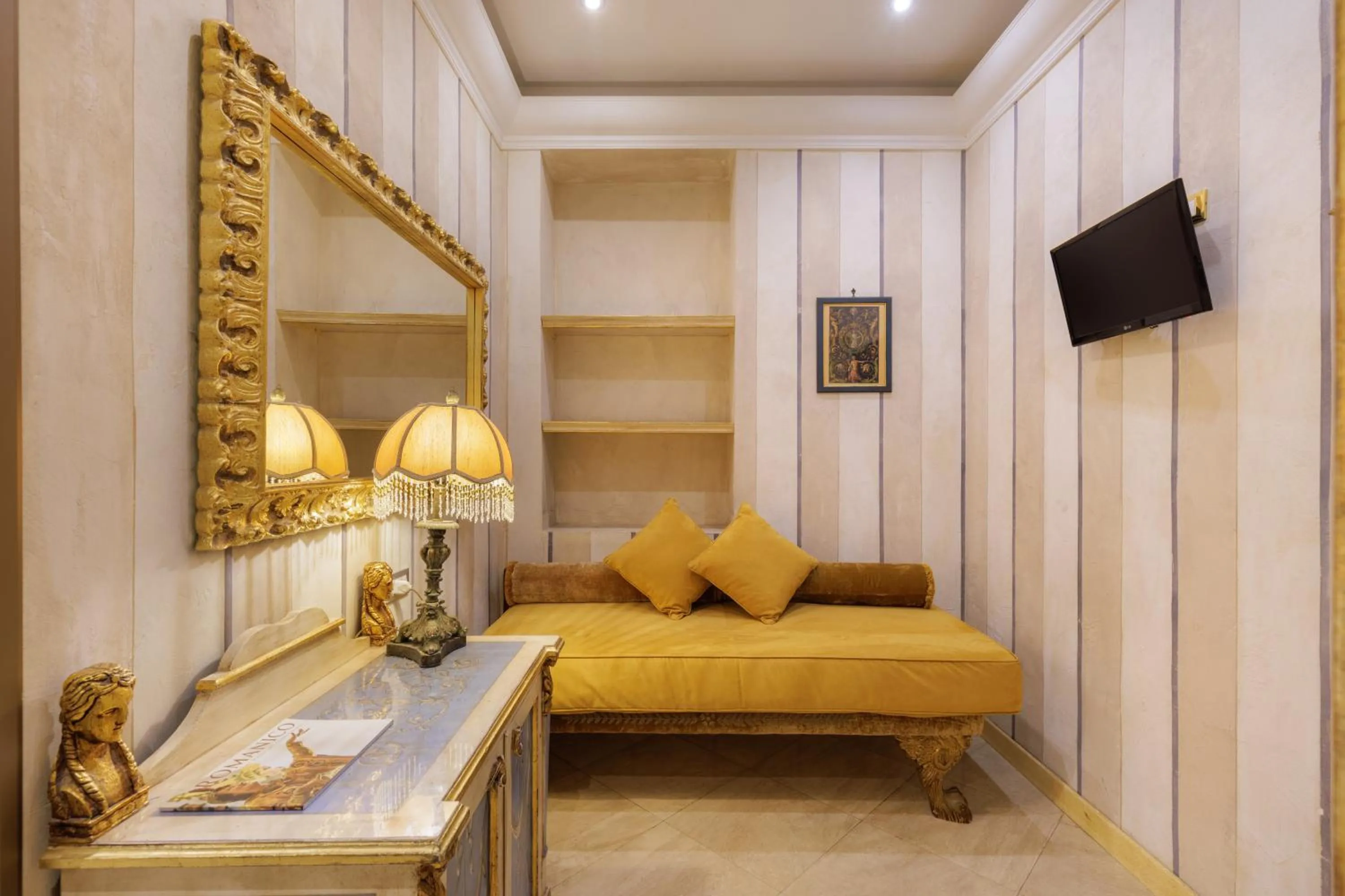 Bedroom, Bed in Romanico Palace Luxury Hotel & SPA