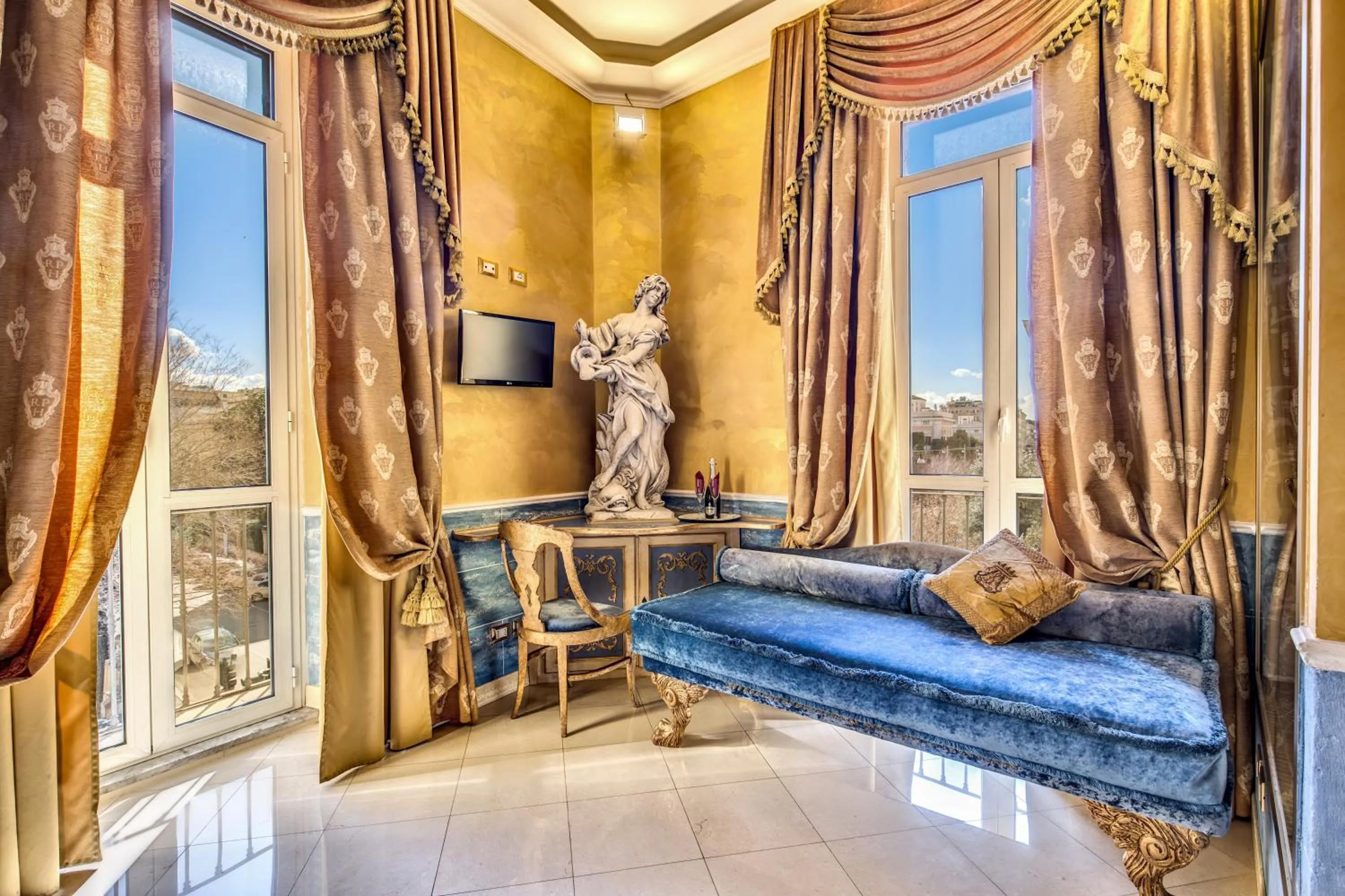 Junior Suite in Romanico Palace Luxury Hotel & SPA