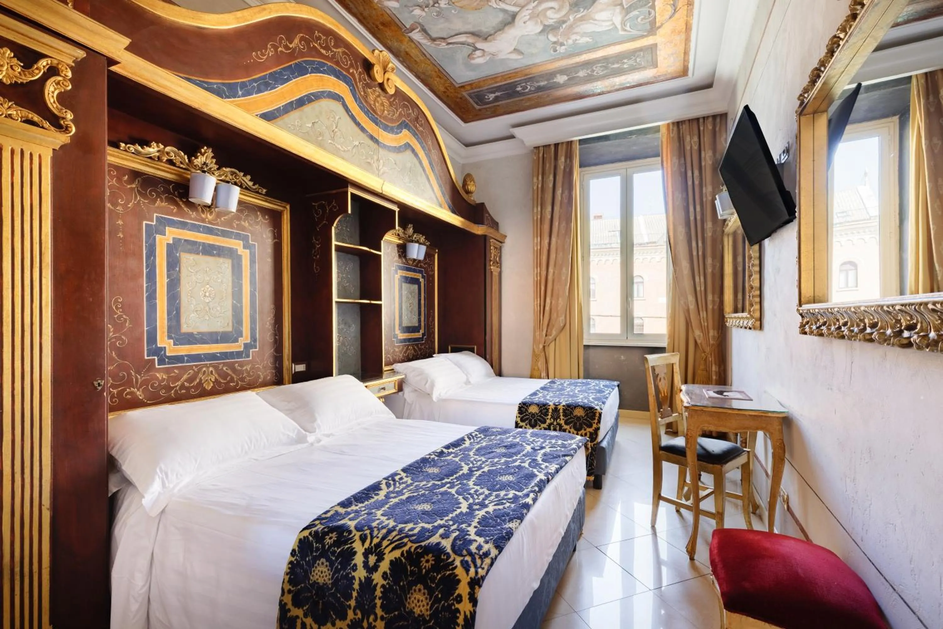 Bedroom, Bed in Romanico Palace Luxury Hotel & SPA