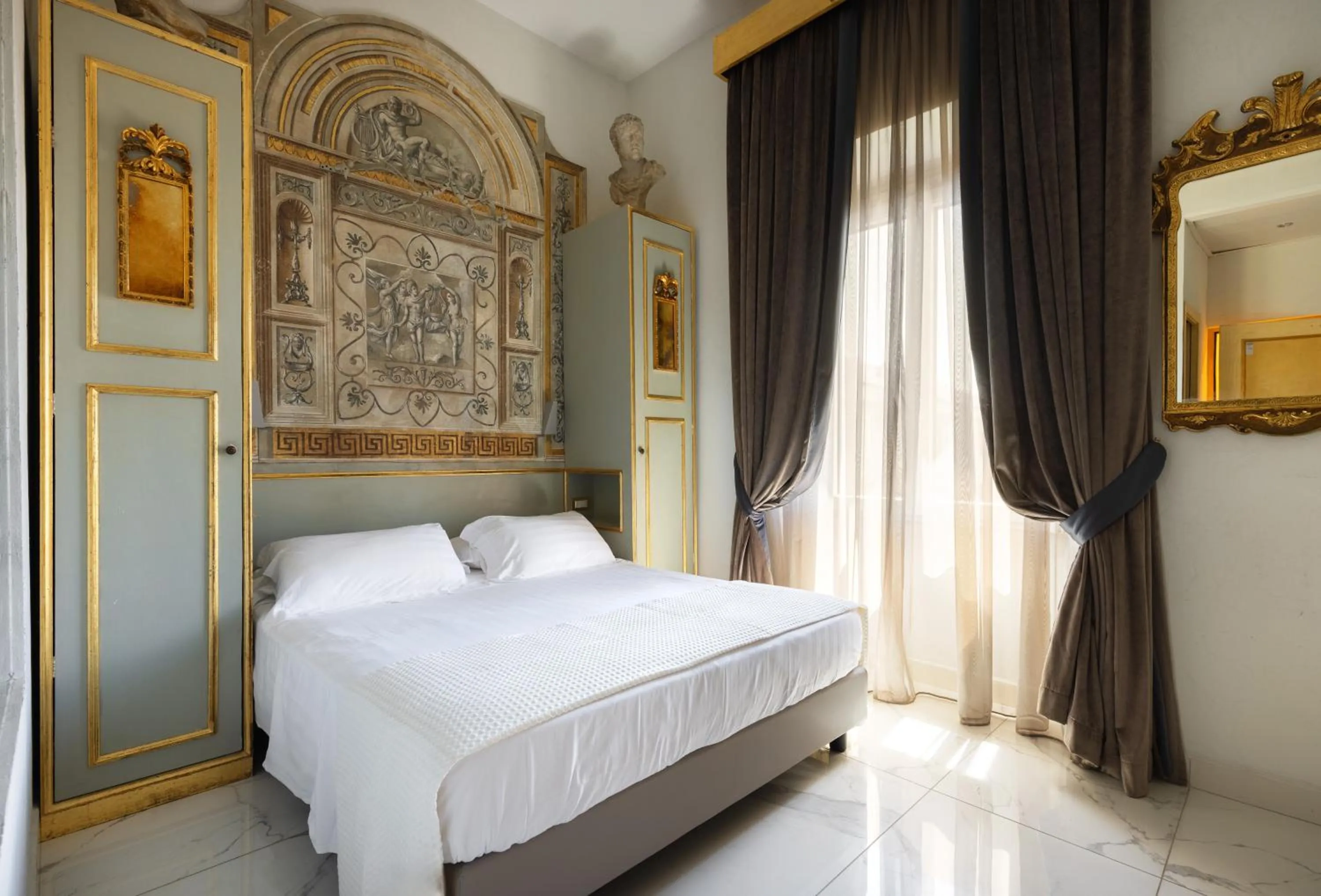 Bed in Romanico Palace Luxury Hotel & SPA