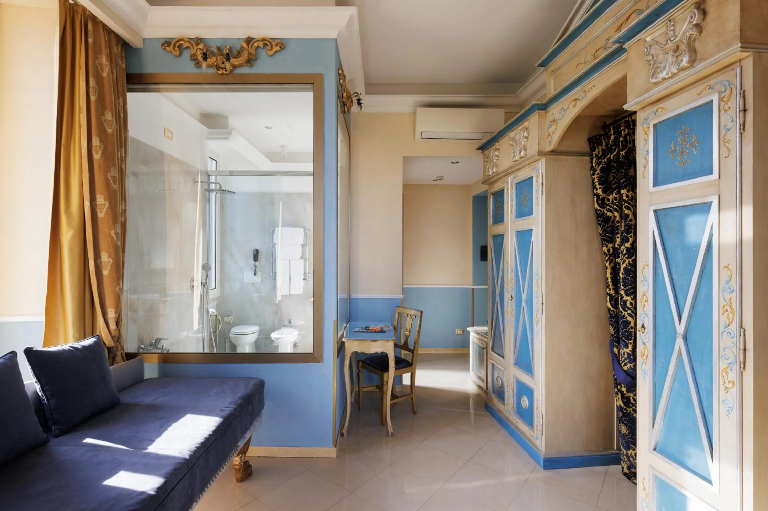 Bedroom in Romanico Palace Luxury Hotel & SPA