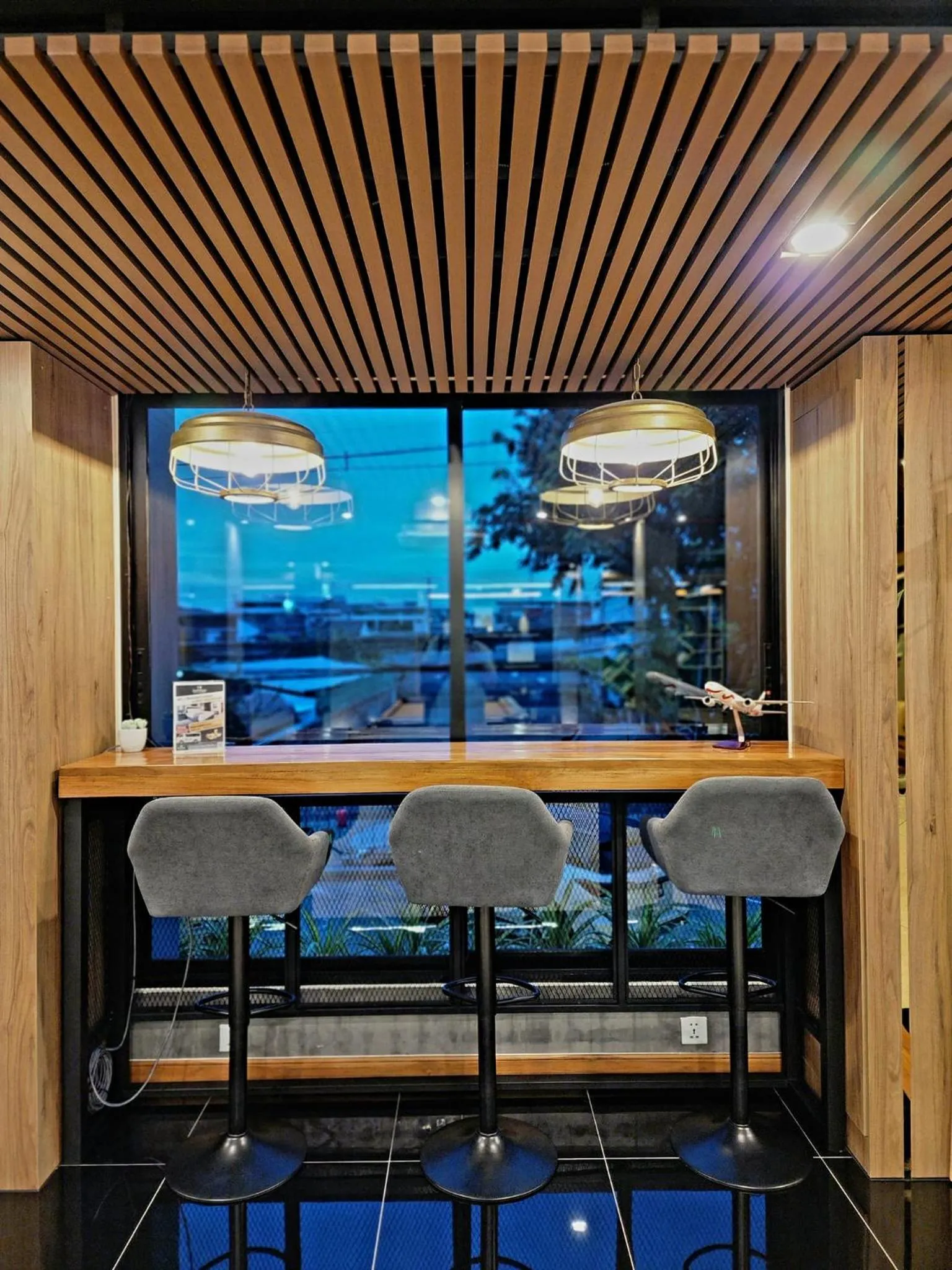 Lounge or bar in 12 The Residence Hotel at Don Mueang Airport