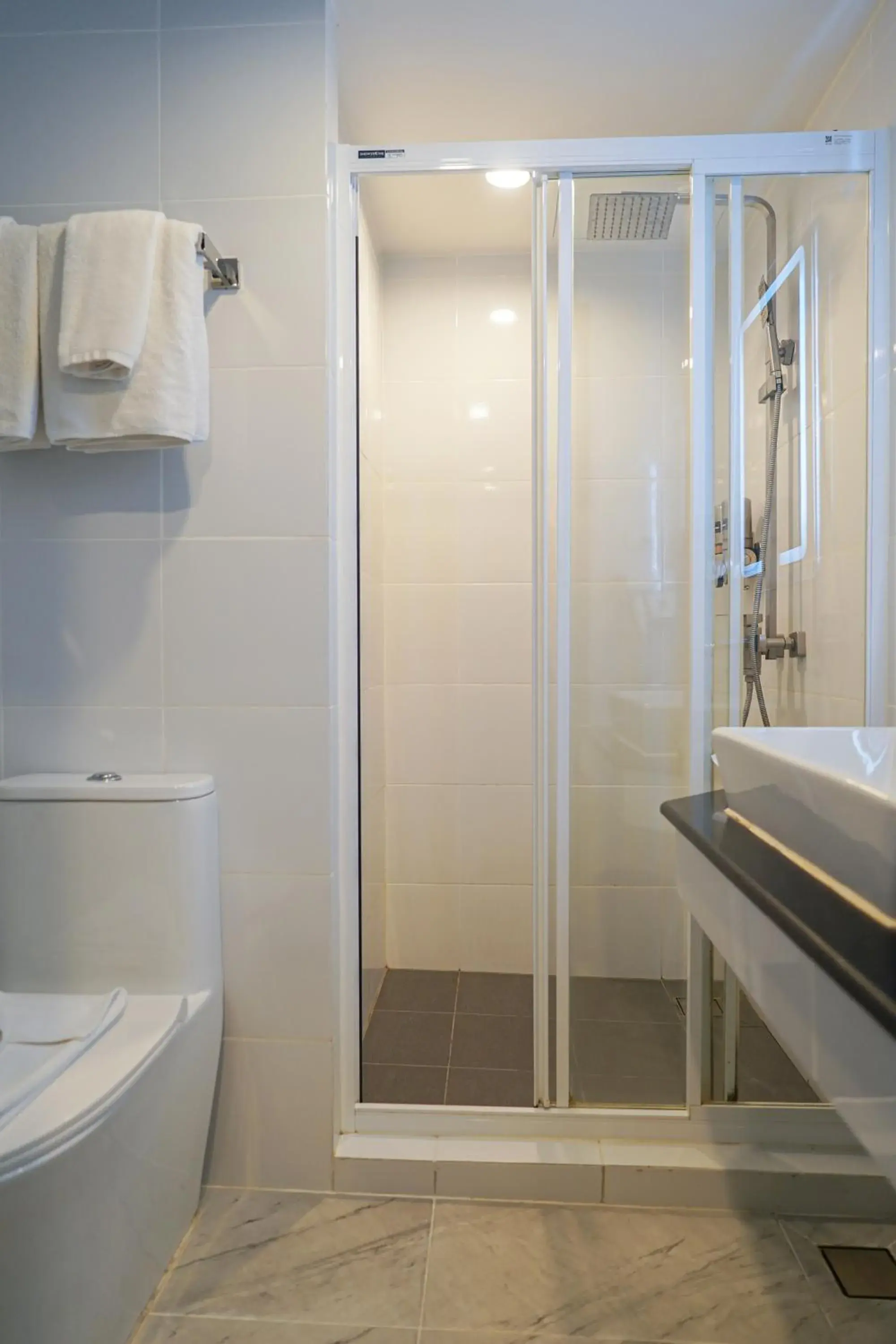 Deluxe Double Room in 12 The Residence Hotel at Don Mueang Airport Deluxe Double Room in 12 The Residence Hotel at Don Mueang Airport