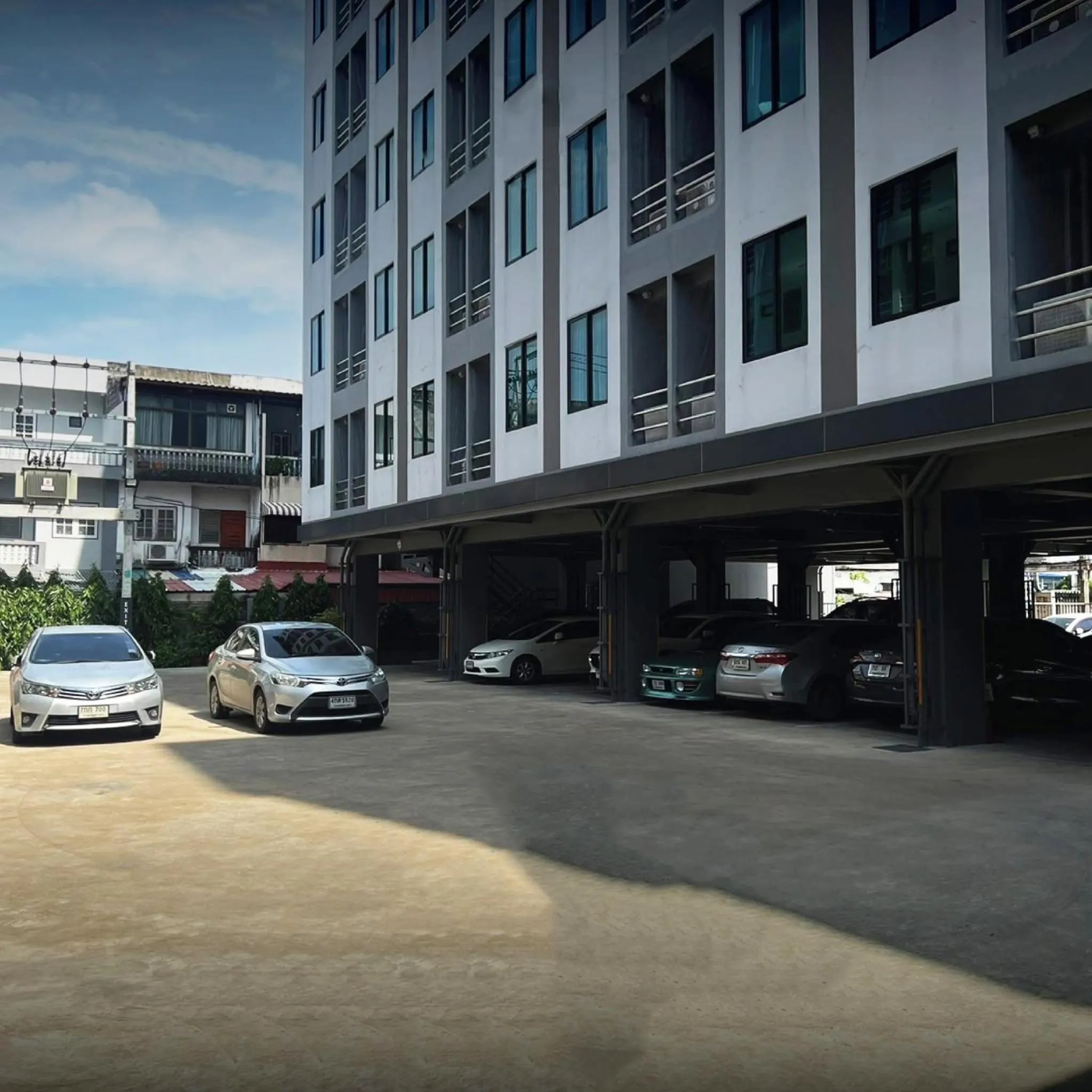 Parking in 12 The Residence Hotel at Don Mueang Airport