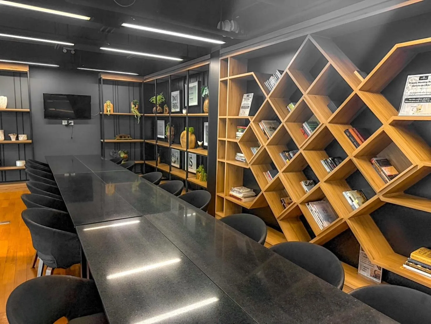 Meeting/conference room in 12 The Residence Hotel at Don Mueang Airport