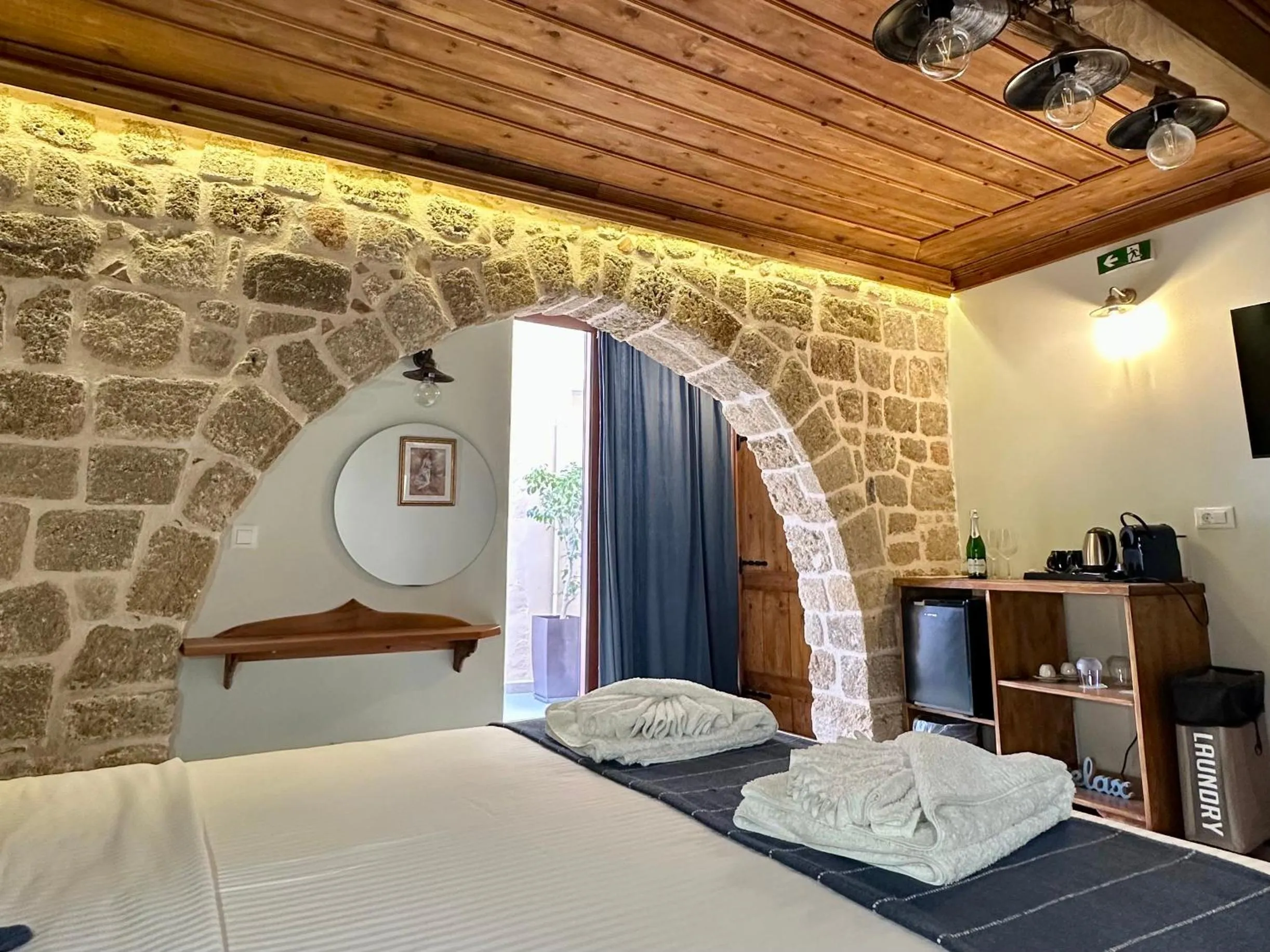 Photo of the whole room in Midgard Suites (Medieval Town)