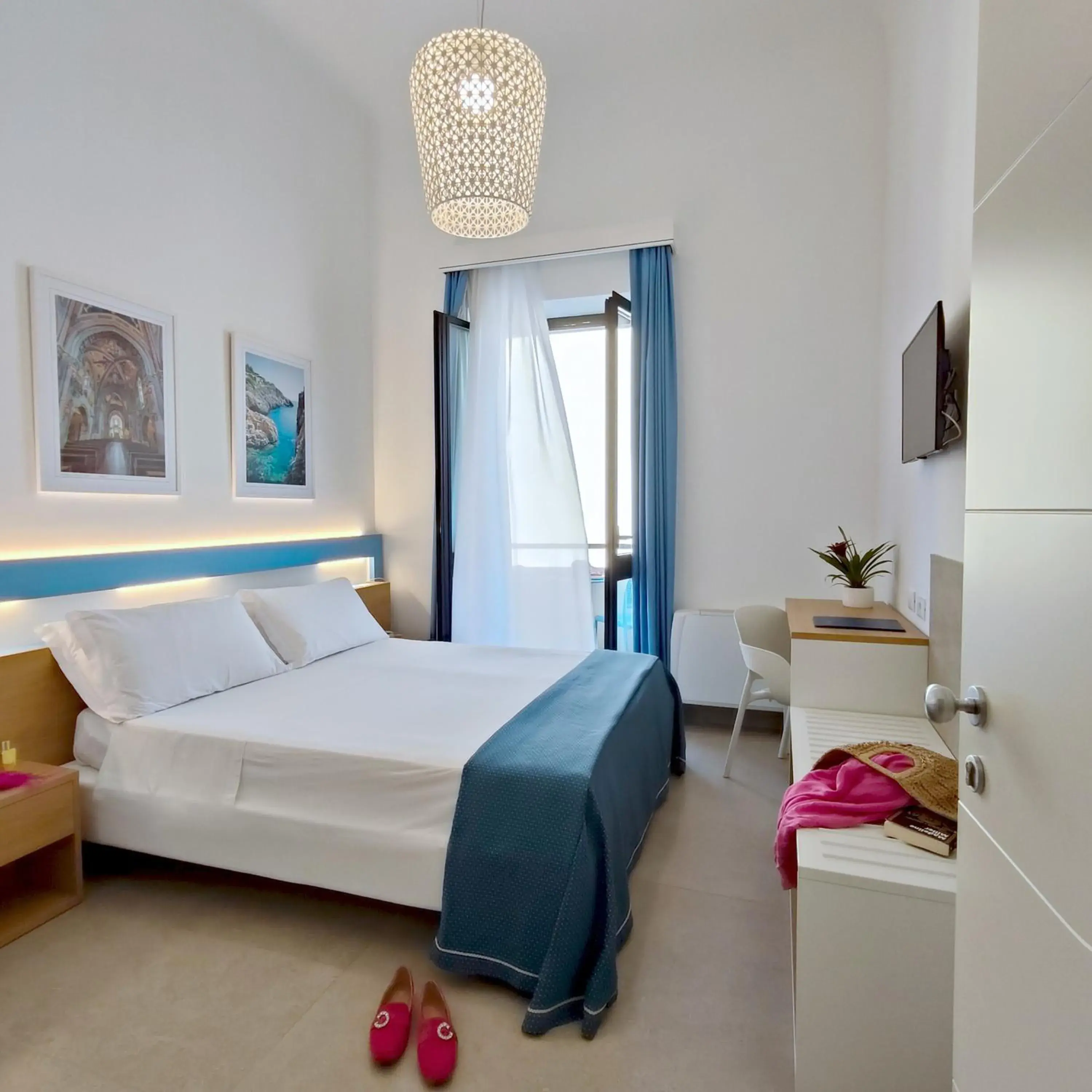 Double Room with Balcony and Lateral Sea View in Hotel Miramare Double Room with Balcony and Lateral Sea View in Hotel Miramare