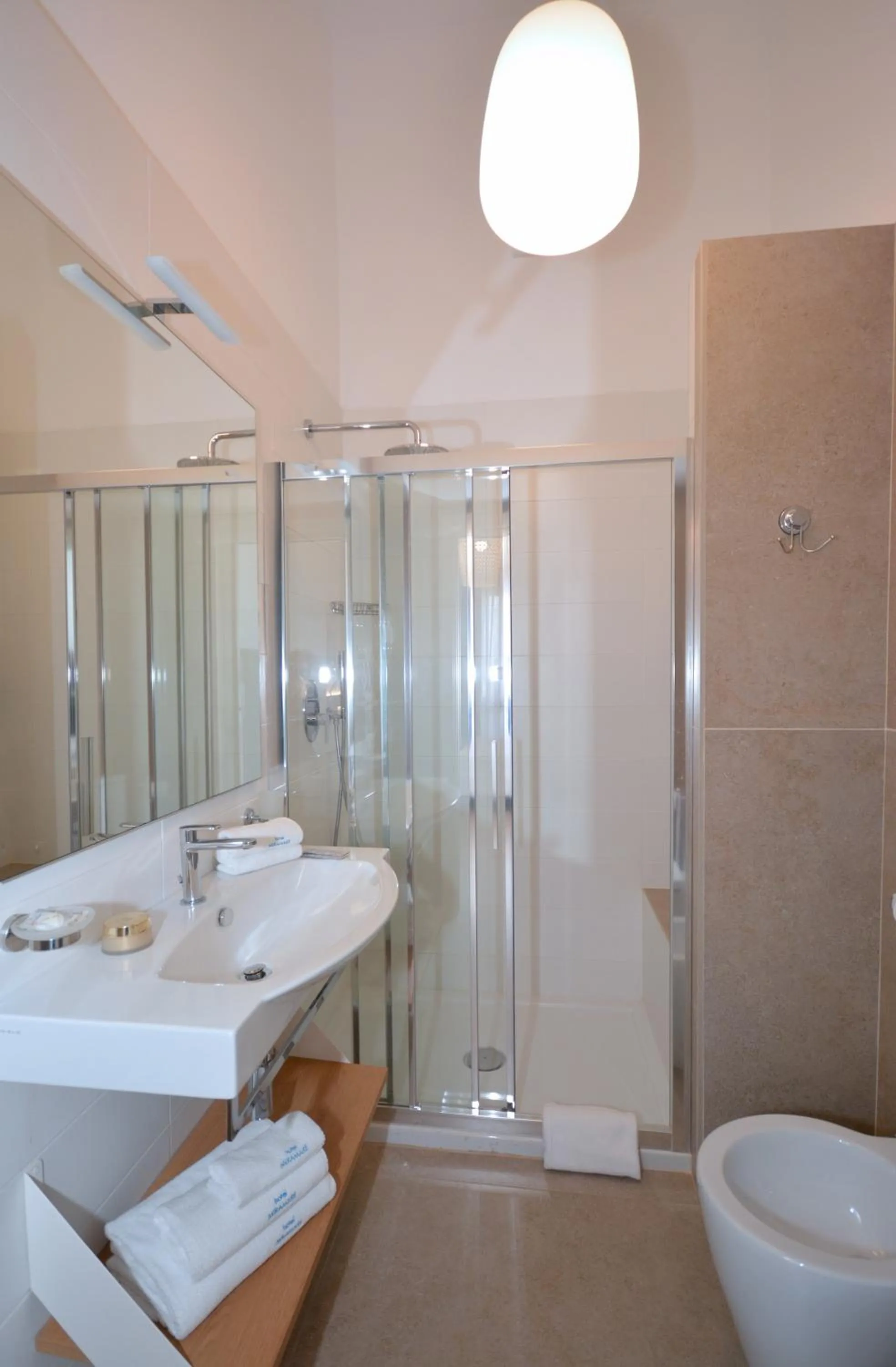 Shower in Hotel Miramare