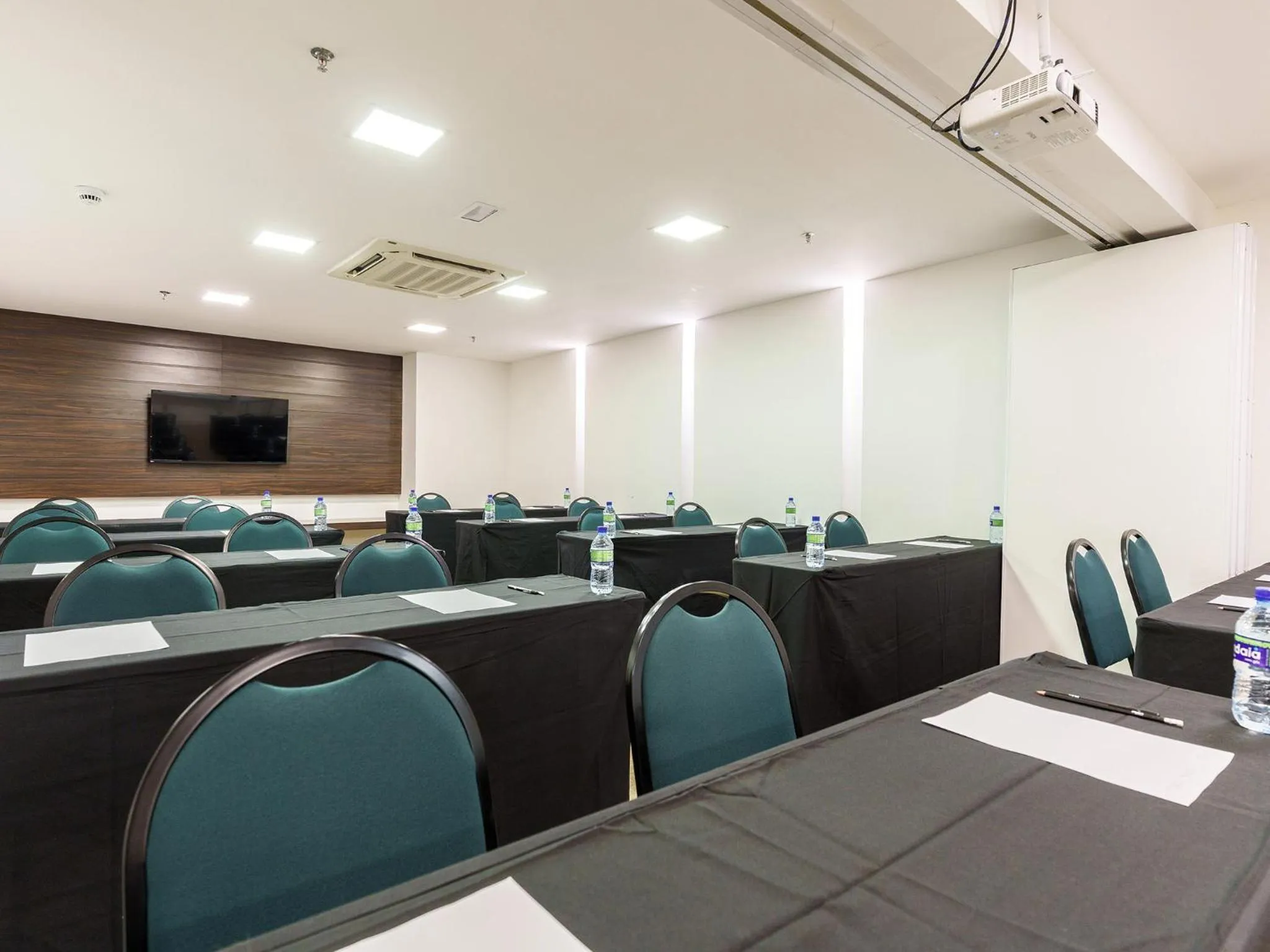 Banquet/Function facilities in Athos Bulcão Hplus Executive