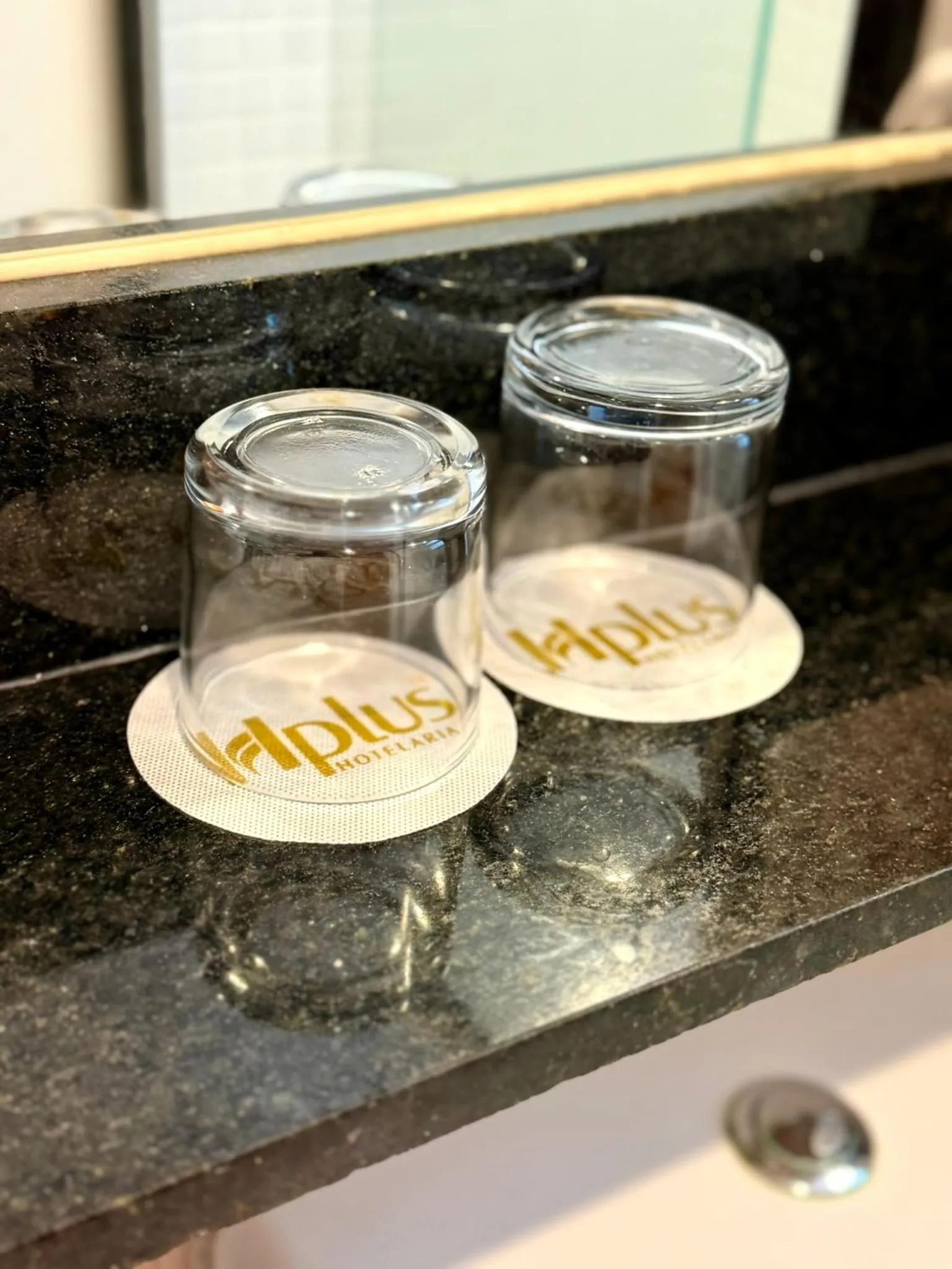 Food and drinks in Athos Bulcão Hplus Executive