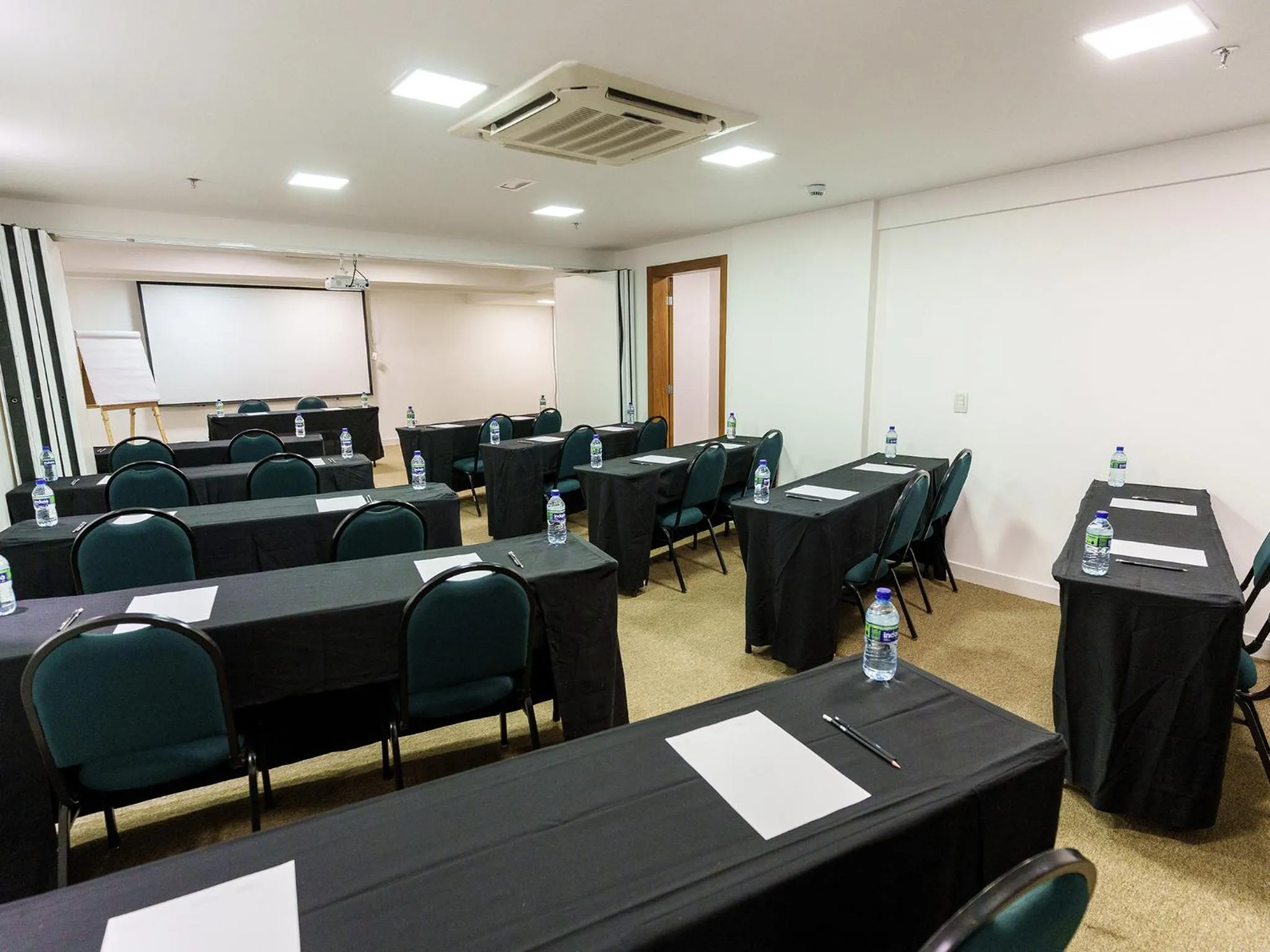 Banquet/Function facilities in Athos Bulcão Hplus Executive