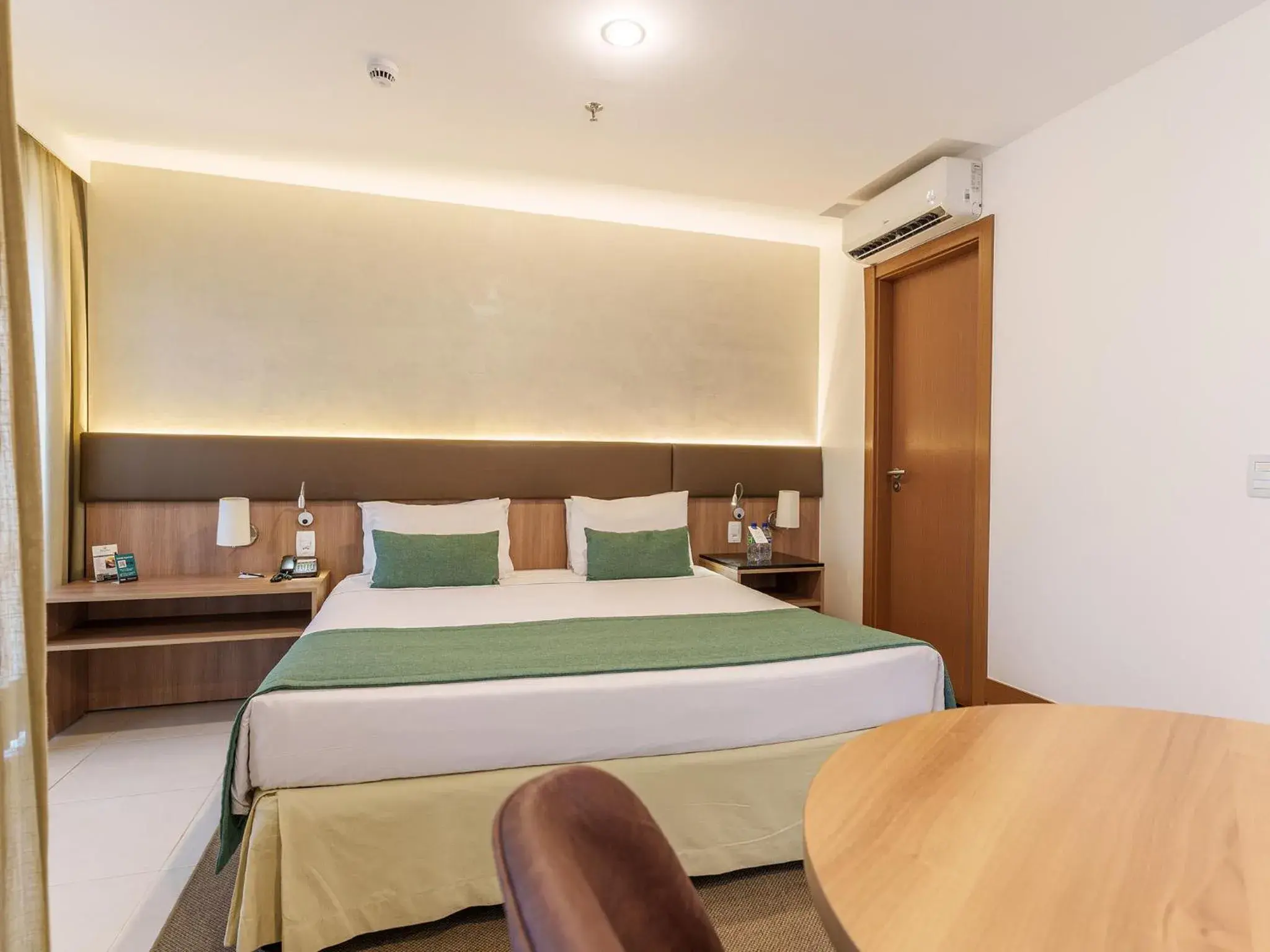 Bed in Athos Bulcão Hplus Executive Bed in Athos Bulcão Hplus Executive