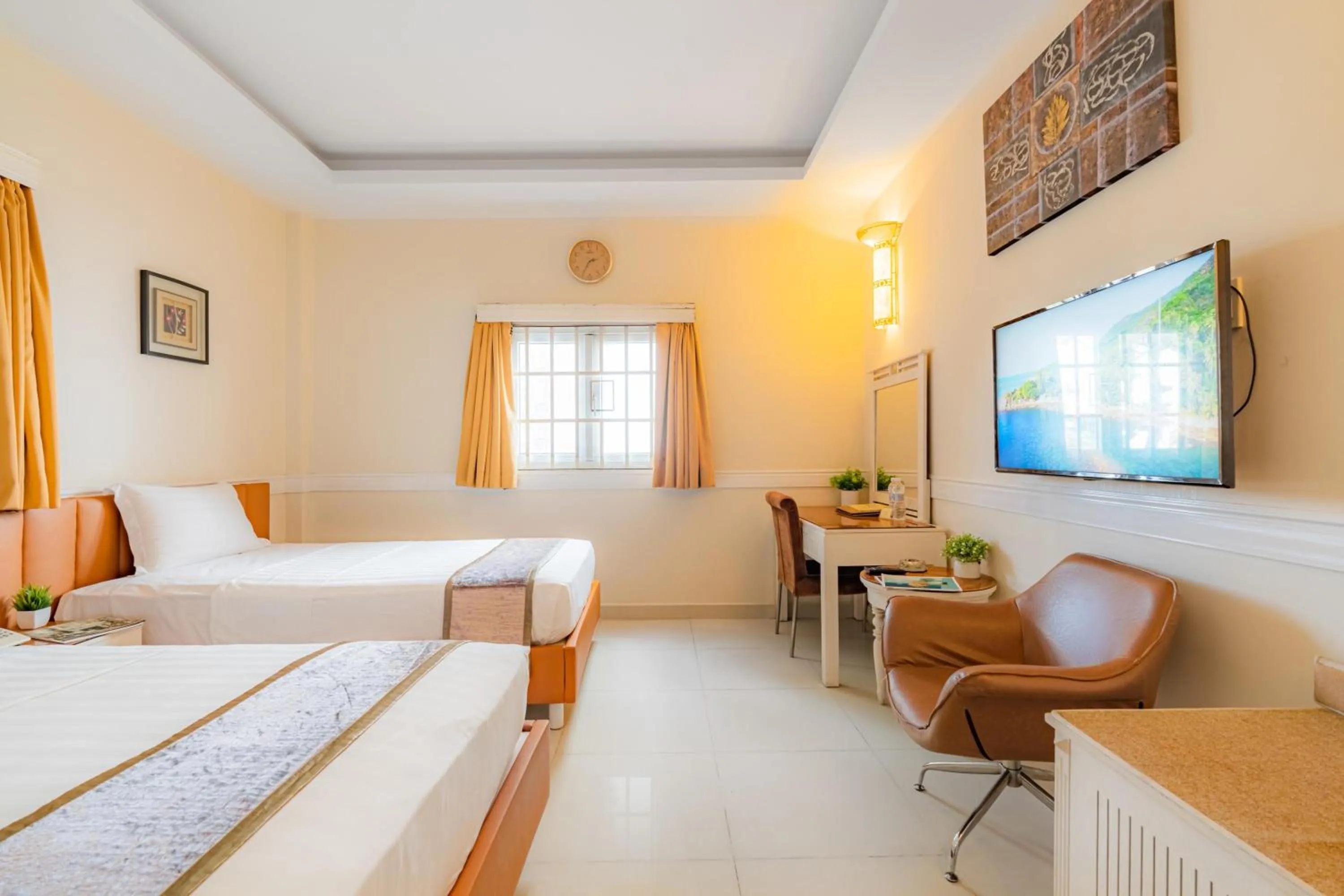 Bed in Fortune 1127 - Central Hotel