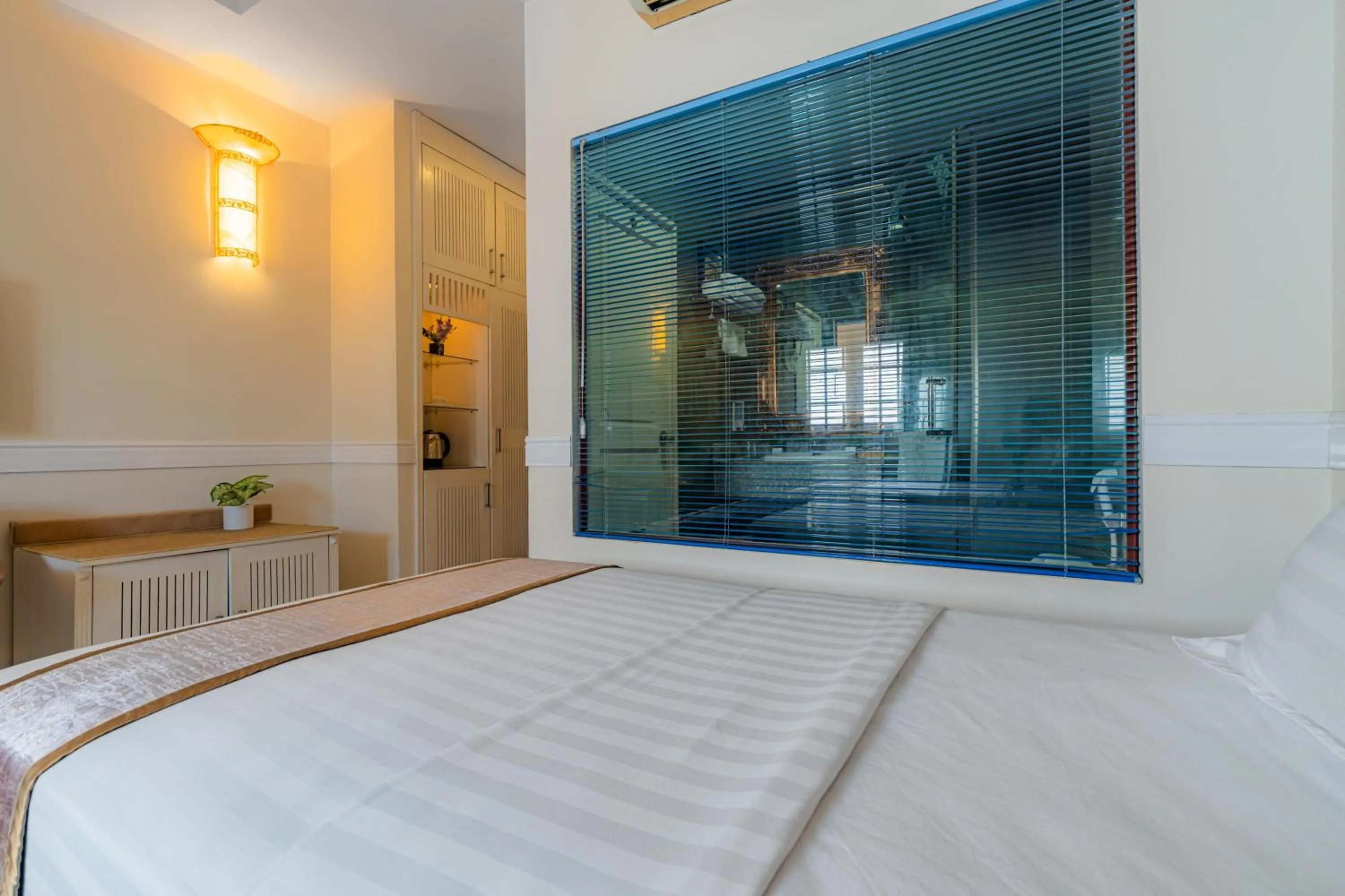 Bed in Fortune 1127 - Central Hotel