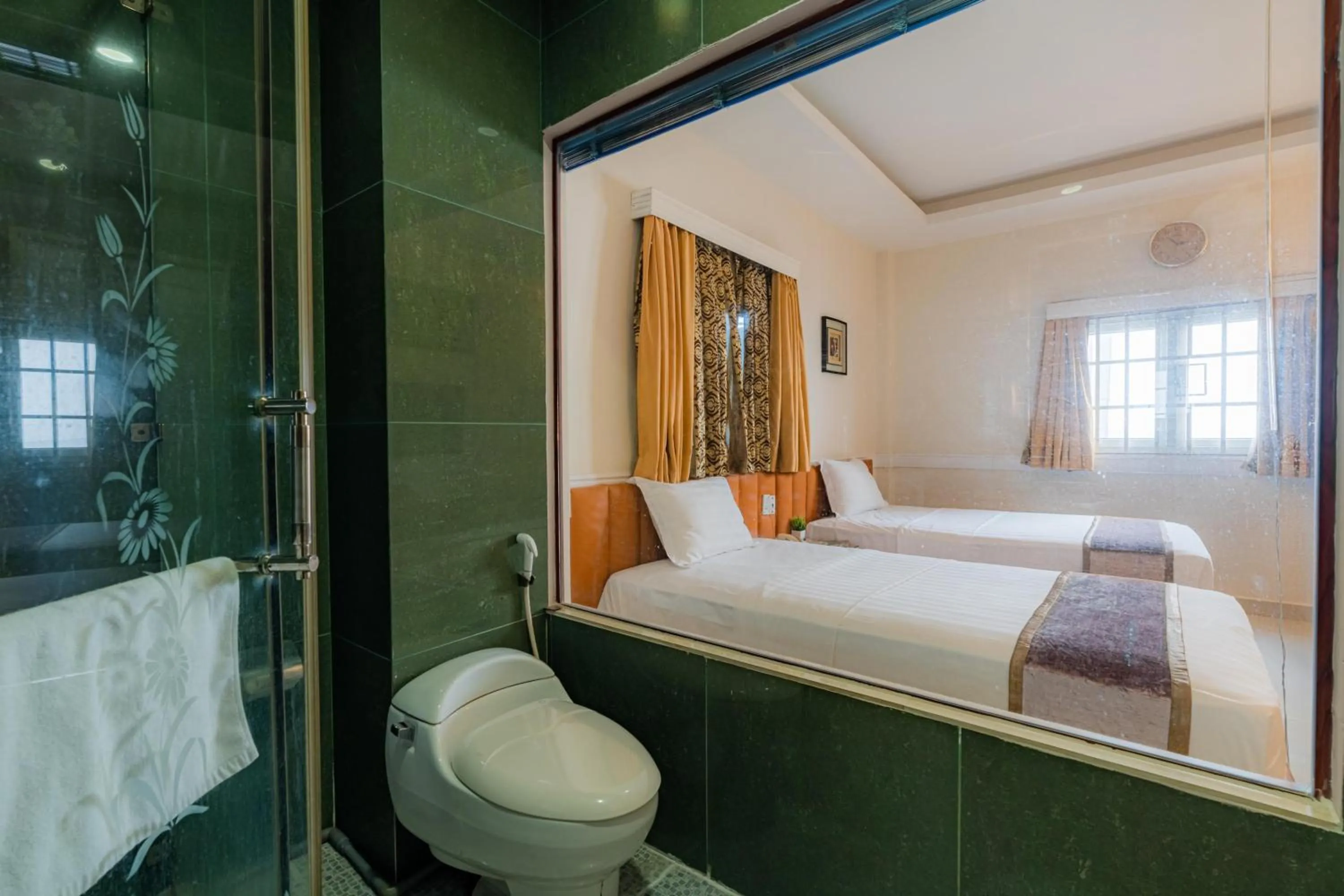 Bed in Fortune 1127 - Central Hotel