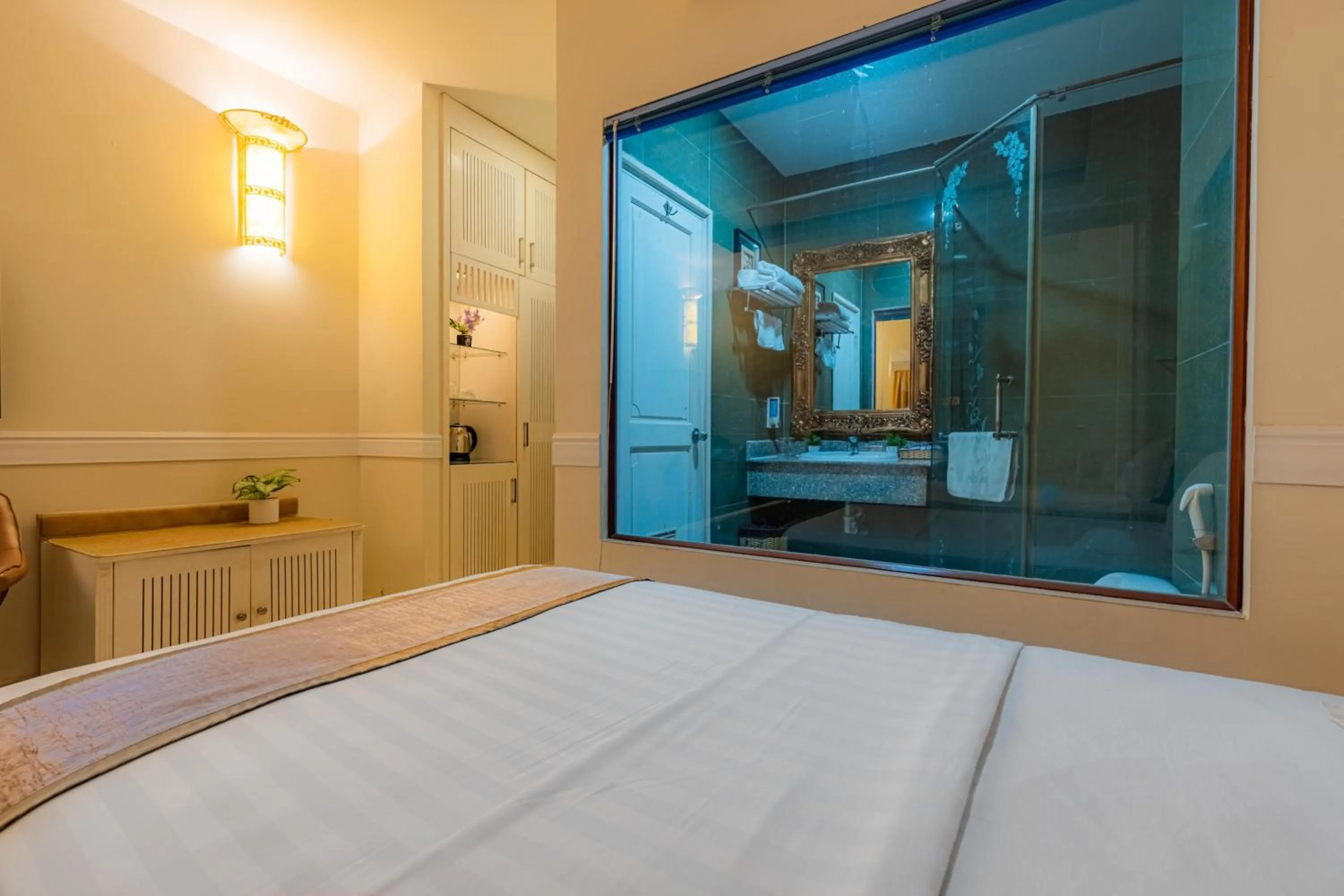 Bed in Fortune 1127 - Central Hotel