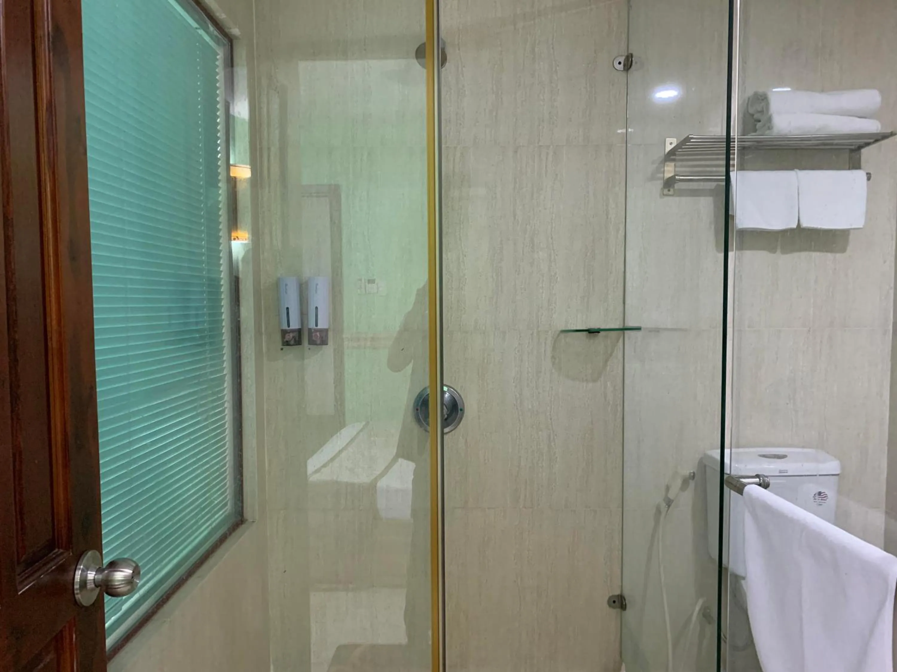 Shower in Fortune 1127 - Central Hotel