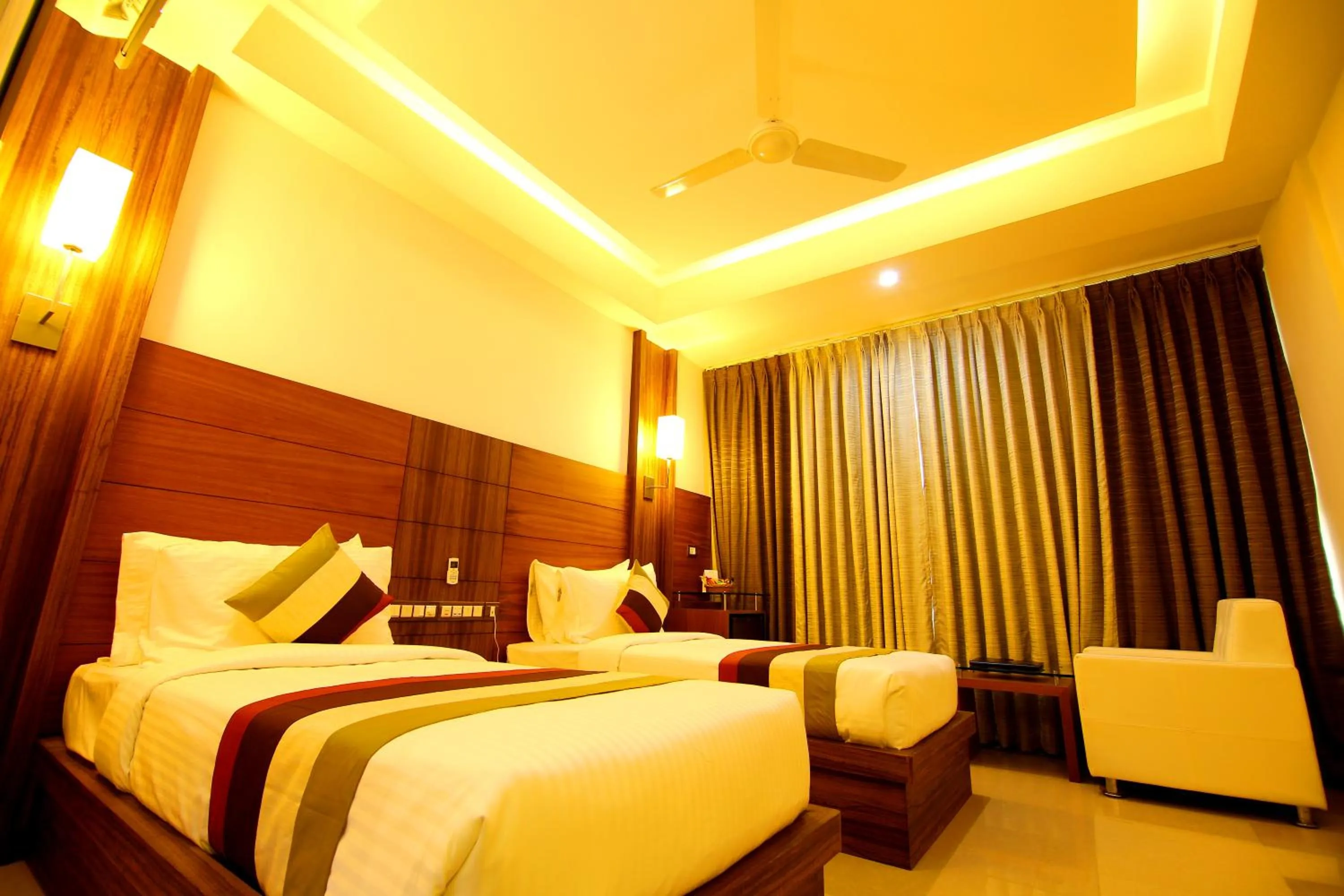 Photo of the whole room, Bed in Hotel Hillway Park